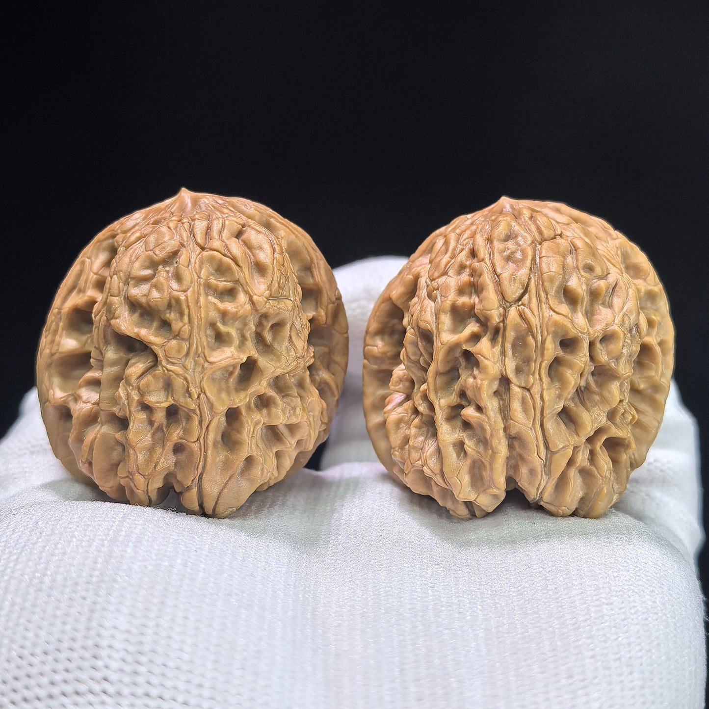 "Stone Doorpost Raw Timber" Mendun Baicha Wenwan Walnuts Pair | 39.0mm x 40.0mm | MD-1402