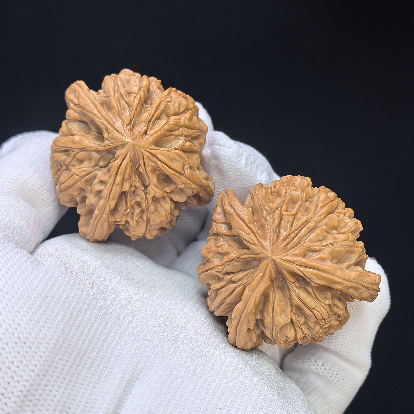 "Imperial Jade Seal Three-Ribbed" Yuxi Sanleng Multi-Ribbed Wenwan Walnuts Pair | 41.0mm x 40.0mm | YSSN-C223E