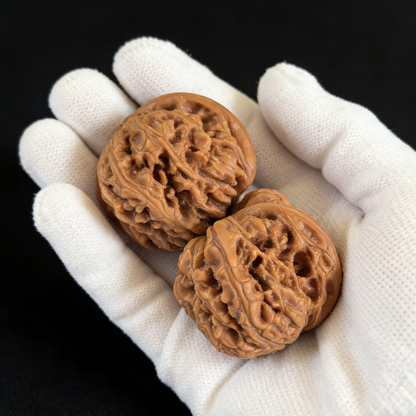 The "Dragon Cave Valley" (Long Dong Yu) Pair | 39.0mm x 37.0mm | LDY-01