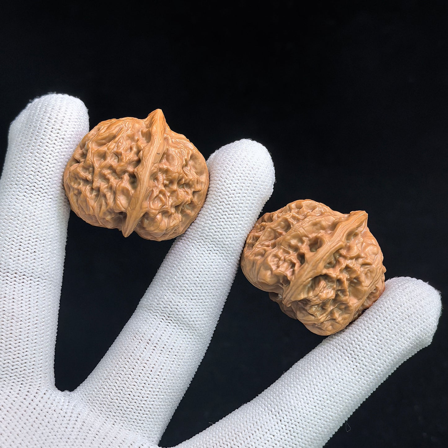 "Taihang Sycee Ingot" Taihang Yuanbao THYB-SY1G6 Hand-Spin Pocket Wenwan Walnuts Pair | 30.0mm x 33.0mm | THYB-SY1G6