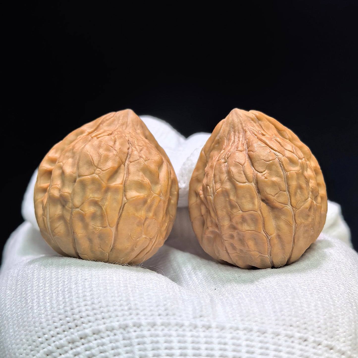 "Mini Turtle Shell Texture" Xiuzhen Gujiaowen XZGJW-1602 Pocket-Sized Wenwan Walnuts Pair | 30.0mm x 32.0mm | XZGJW-1602