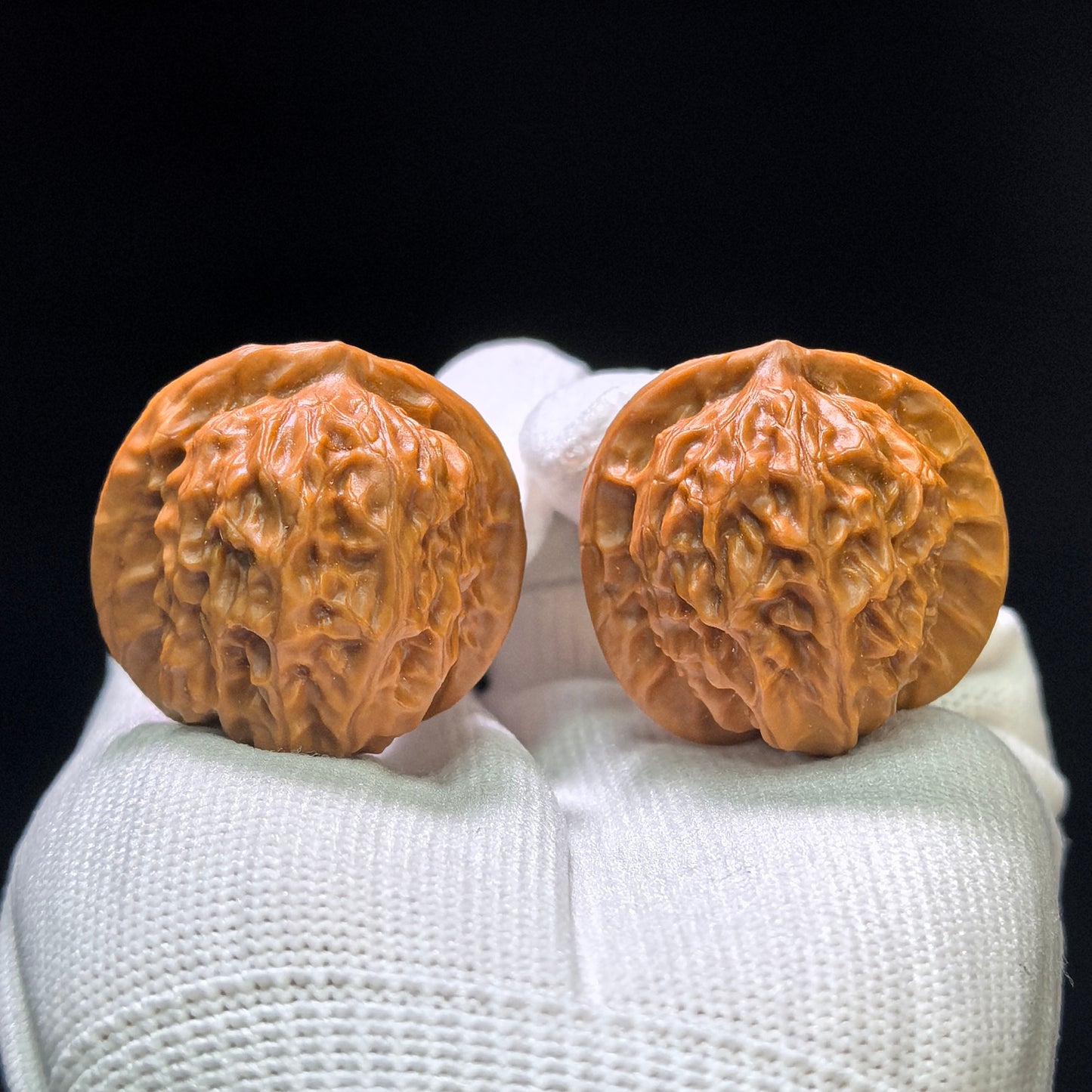 "Chengde Official Seal x Porcelain Doll" Guanyin Ciwawa Wenwan Walnuts Pair | 34.0mm x 33.0mm | CWW-1102