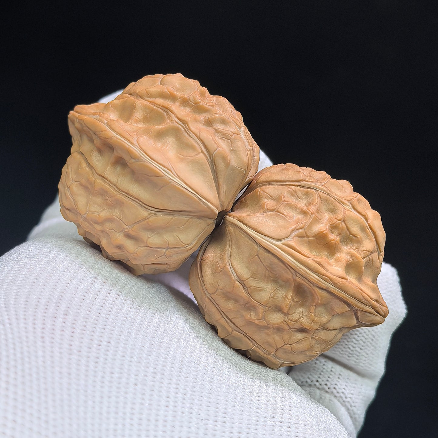 "Twin-Fruit Half-Wall Turtle Shell Grain" Guijiawen Tongguo Banbi Kucha GJW-SY1A0 Classic Wenwan Walnuts Pair | 31.0mm x 34.0mm | GJW-SY1A0