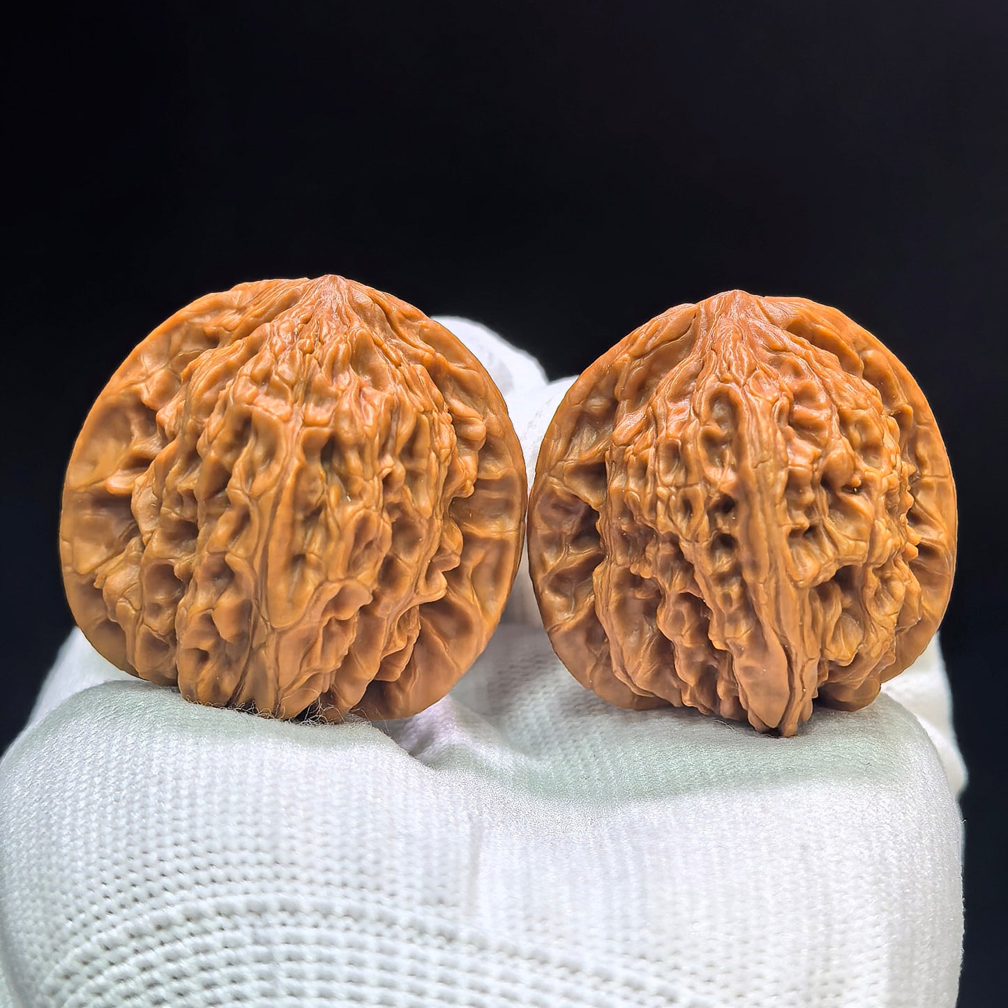 "Misty Soul Mountain" Wuling Shan WLS-1602 Low-Profile Wenwan Walnuts Pair | 39.0mm x 36.0mm | WLS-1602