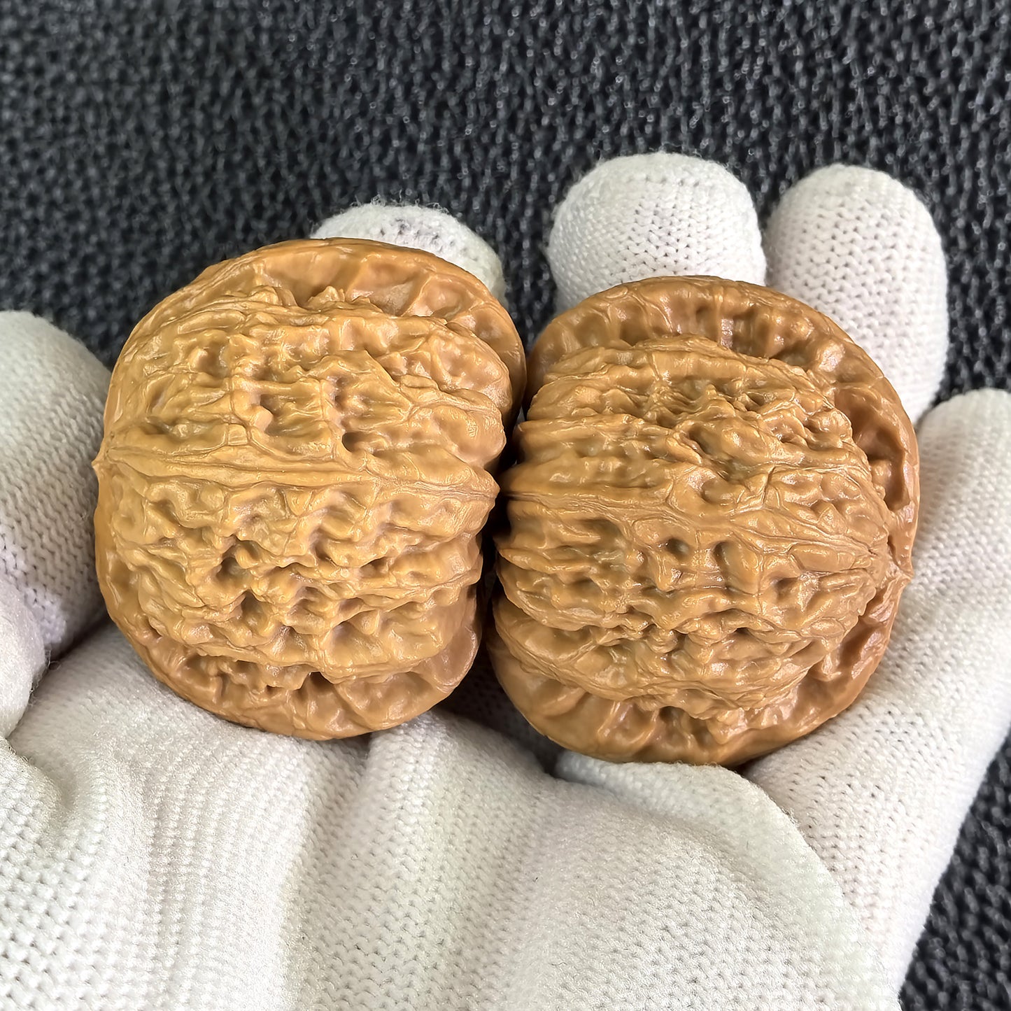 The "Hidden Tip White Lion" (Men Jian Bai Shi Zi) Pair | 39.0mm x 37.0mm | BSJ-406