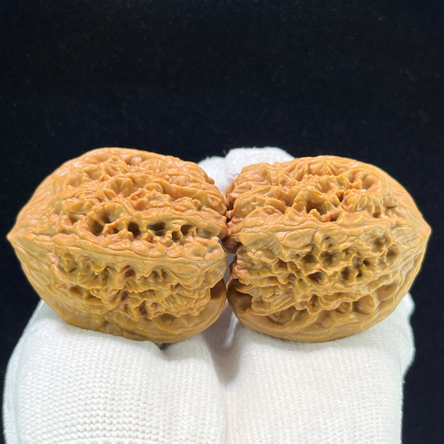 Da Ye Niu (Giant Wild Bison) Scholar Walnuts Pair | 42.0mm x 40.0mm | Stock ID: YN-1107
