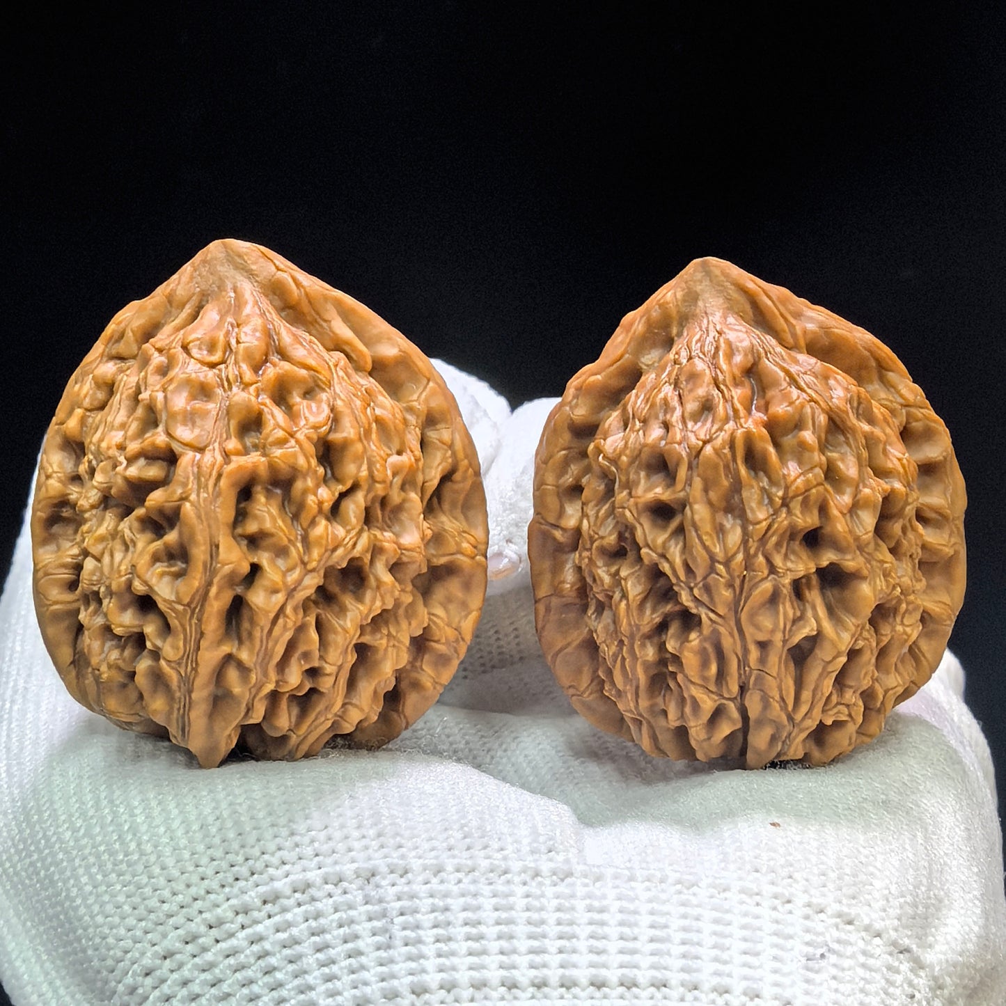 "Water Dragon Grain" Shuilongwen SLW-1601 Classic Wenwan Walnuts Pair | 37.0mm x 38.0mm | SLW-1601