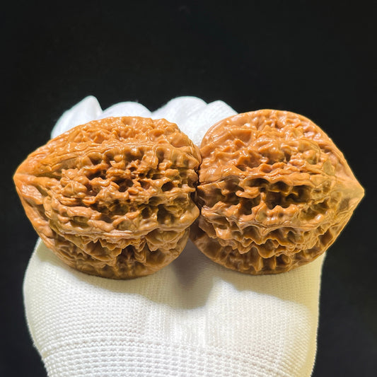 "Official Hat Lionhead" Guanmao GM-1109 Wenwan Walnuts Pair | 47.0mm x 41.0mm | GM-1109