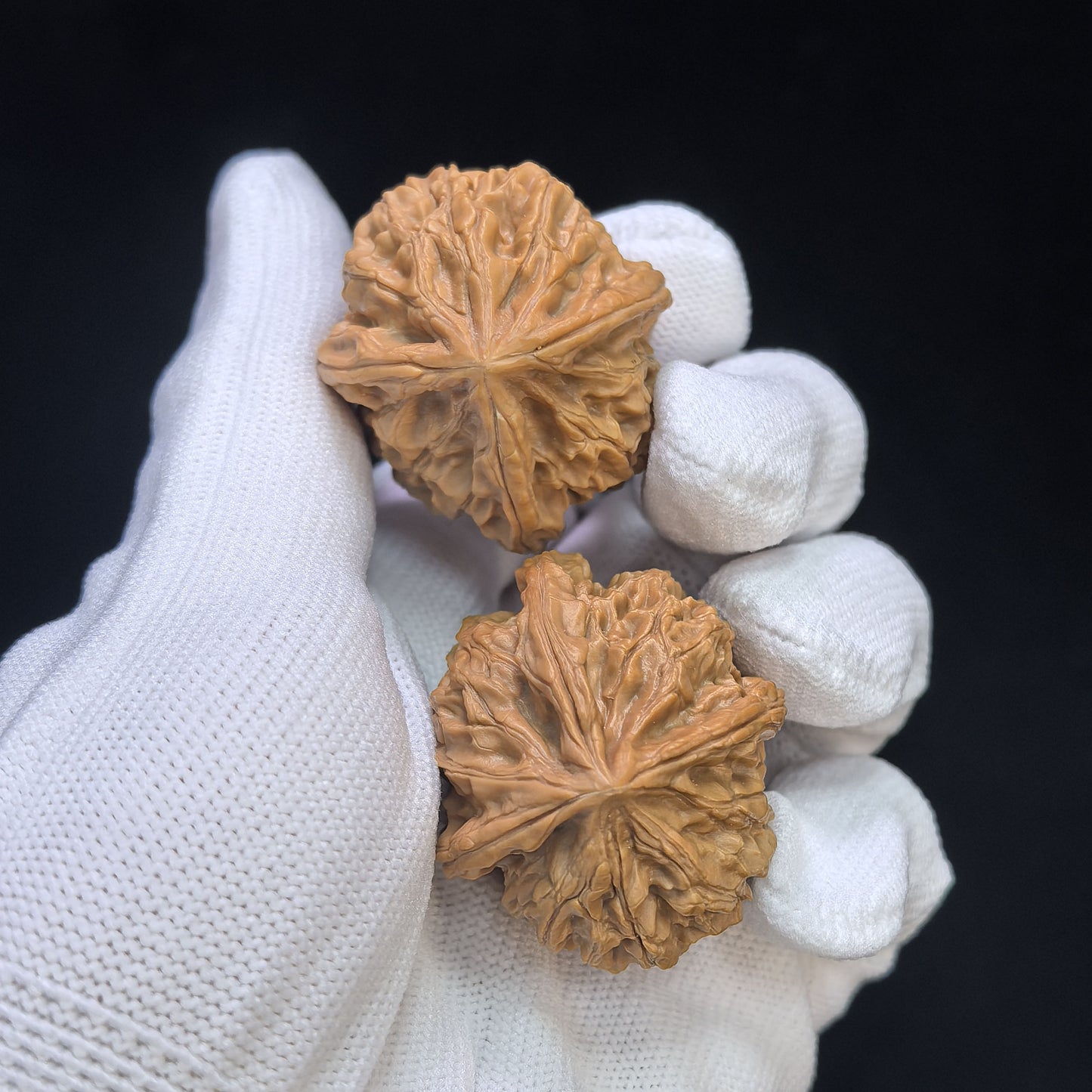 "Imperial Jade Seal Three-Ribbed" Yuxi Sanleng Multi-Ribbed Wenwan Walnuts Pair | 34.0mm x 37.0mm | YSSN-C225E