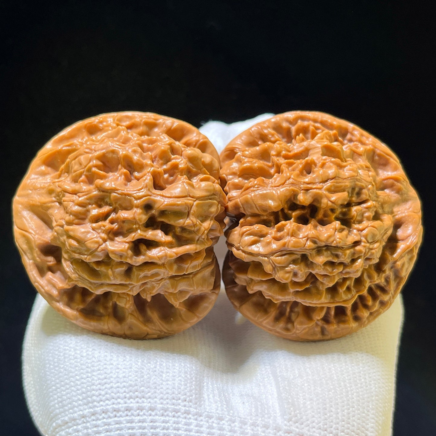 Guanmao (Official Hat) Scholar Walnuts Pair | Grand 51.0mm x 45.0mm | Stock ID: DGM-1101