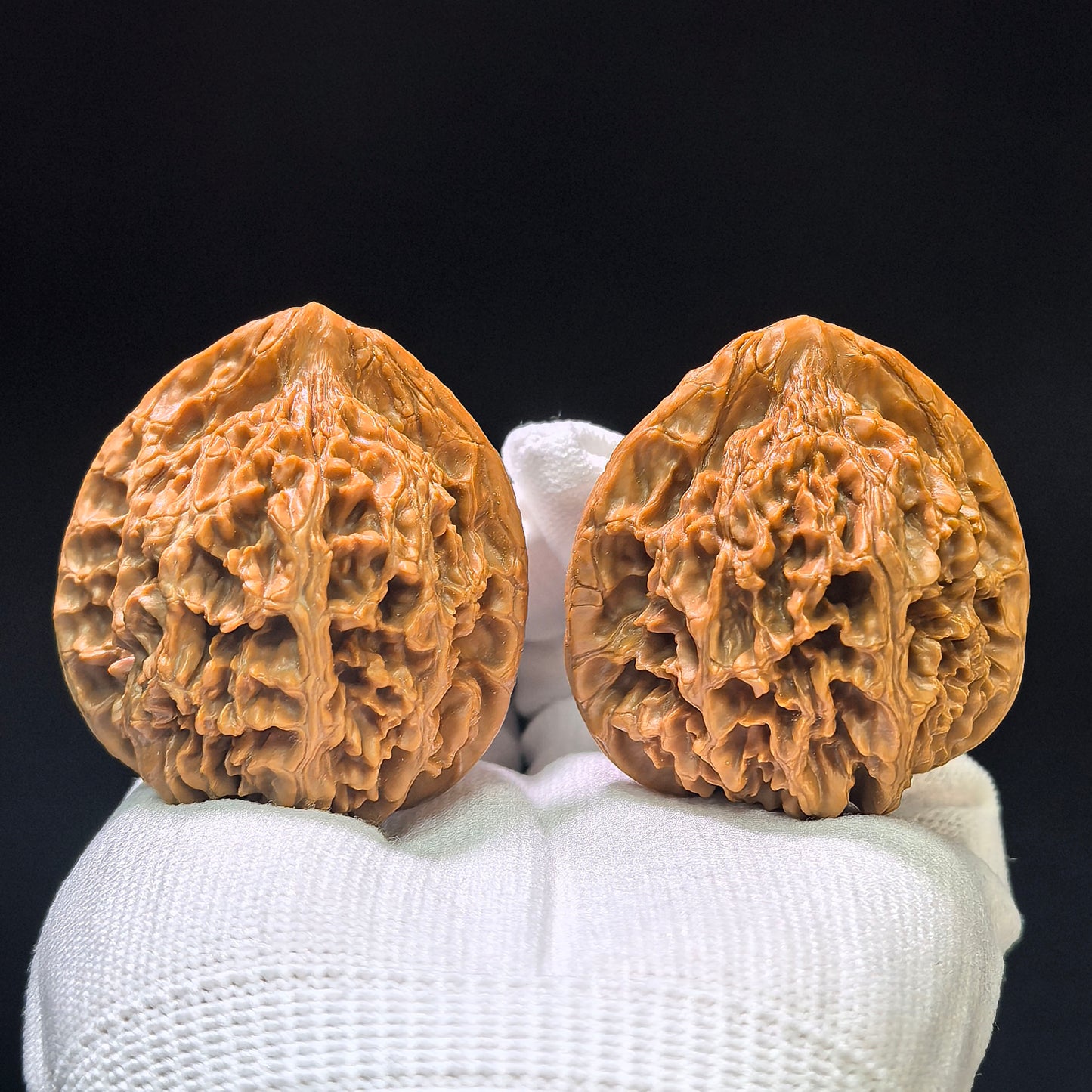 "Jade Kylin" Yuqilin Wenwan Walnuts (Pair) | 51.0mm x 46.0mm | Stock ID: YQL-1102