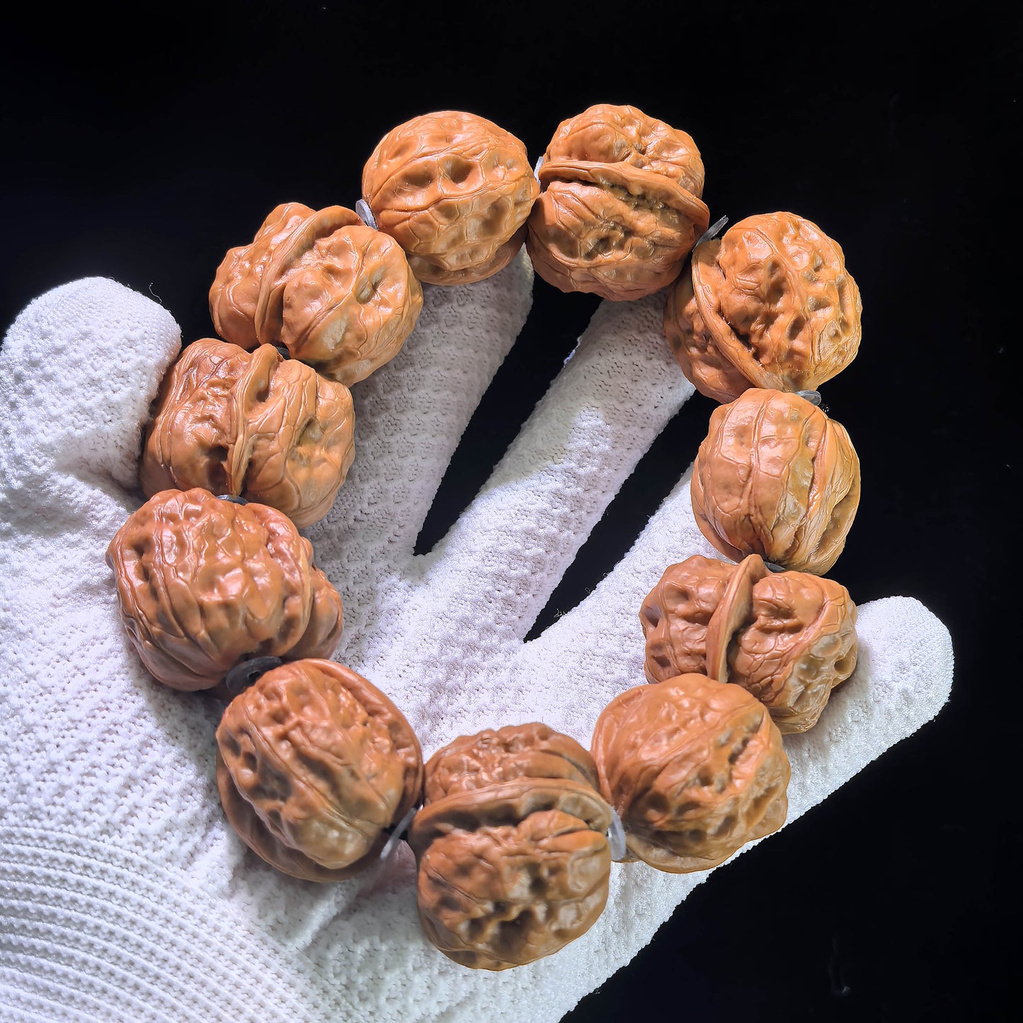 The "Jade Toad" (Yu Chan) 11-Bead Walnut Bracelet | 29.0mm x 34.0mm | YCSC-901