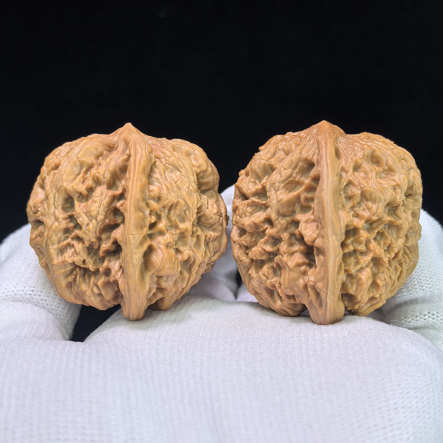 "North China General Shoulder" Huabei Jiangjunbang Wenwan Walnuts (Pair) | 40.0mm x 40.0mm | Stock ID: HBJJB-1104