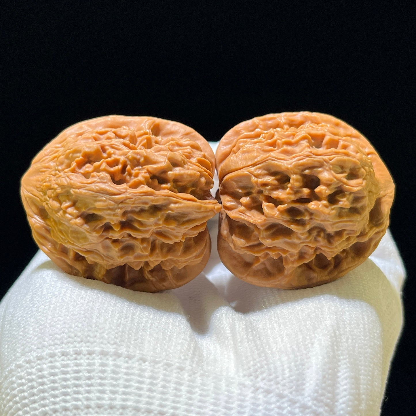 Red Cross Lion Head (Hong Shi Zi) Wenwan Walnuts | 37.0mm x 39.0mm | HSZ-1102