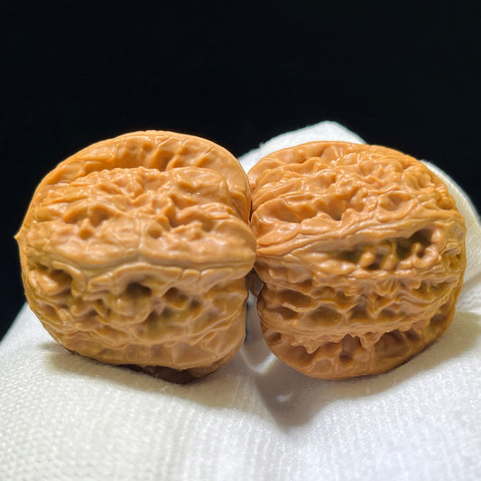 The Regal "White Lion" Baishizi Hand-Twisting Pocket Pair | 34.0mm x 36.0mm | BSZ-1104