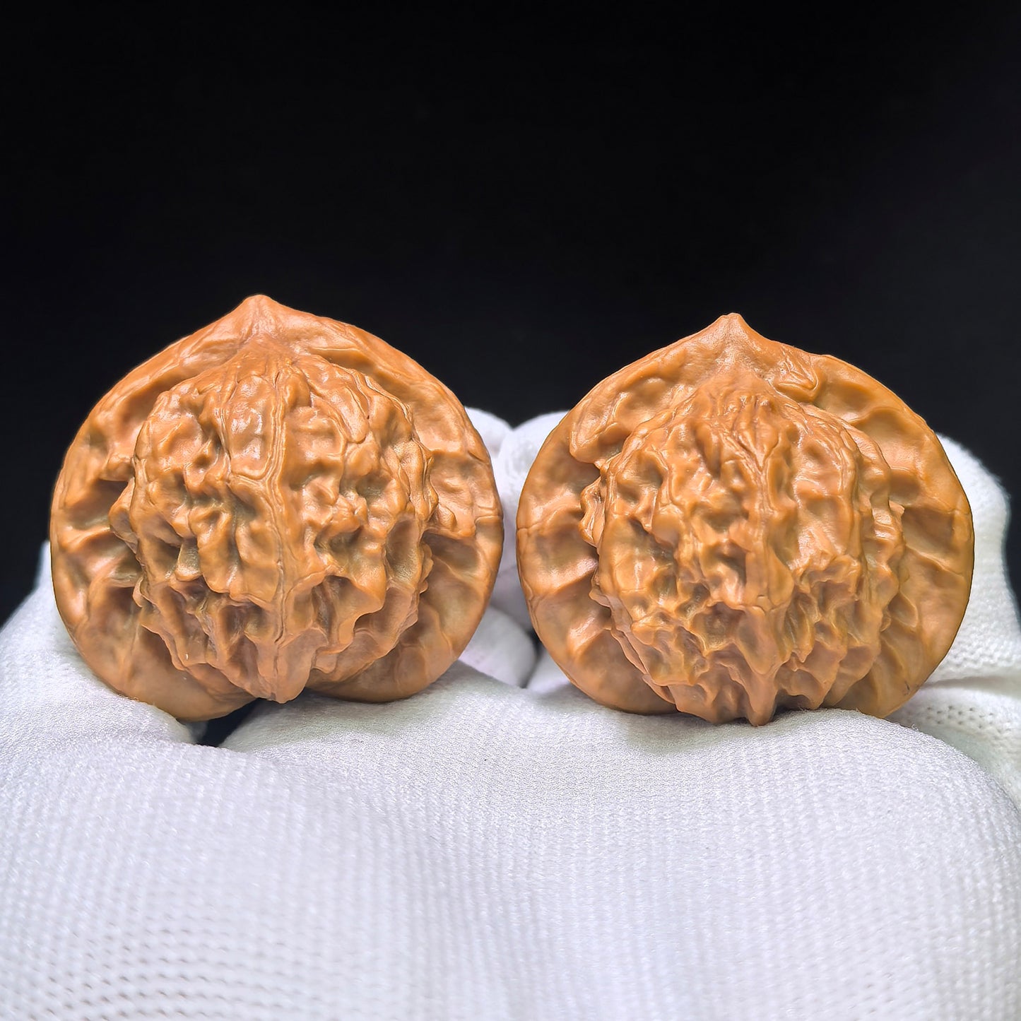 "Tutu" Tutu Low-Profile Wenwan Walnuts Pair | 41.0mm x 39.0mm | TT-1552C
