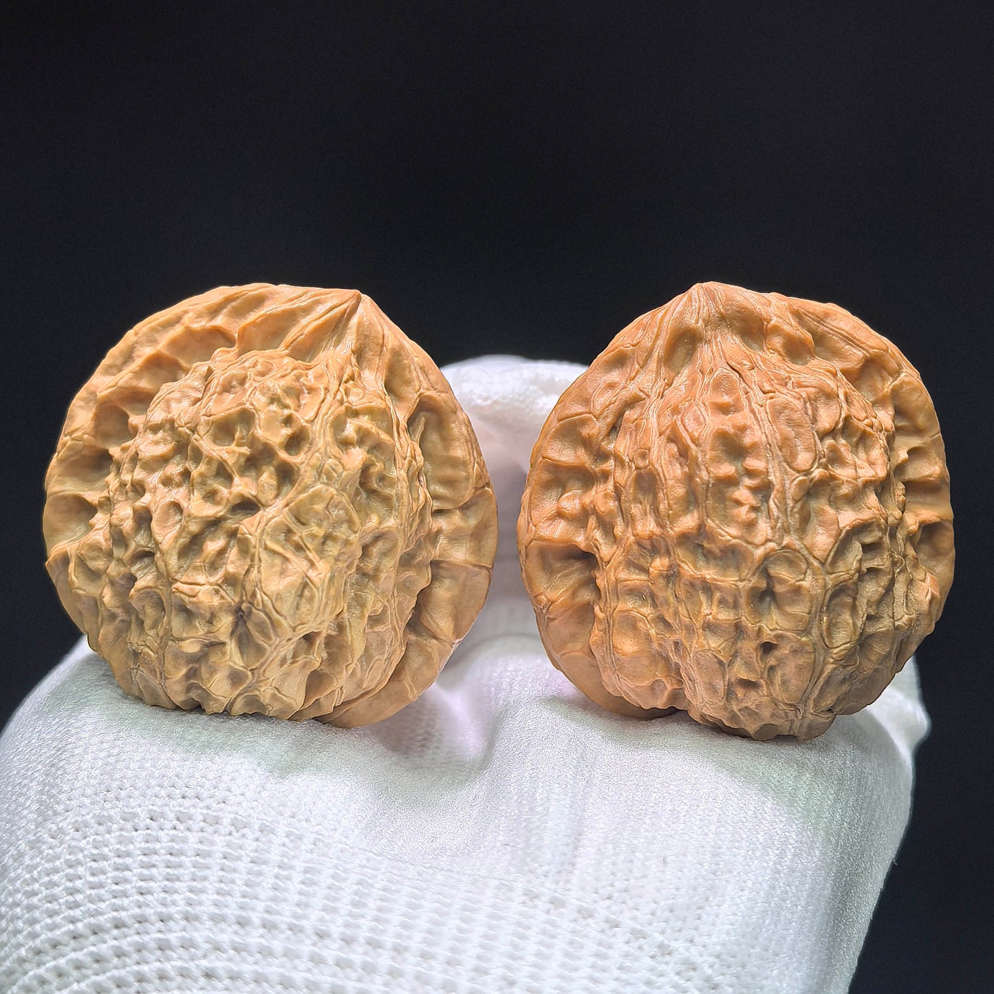The "Imperial Tall-Posture Pumpkin" (Nan Gua Dun Gao Chun) Premium Scholar Walnuts | 41.0mm x 41.0mm | 1:1 Perfect Isometric Match | NGD-1404