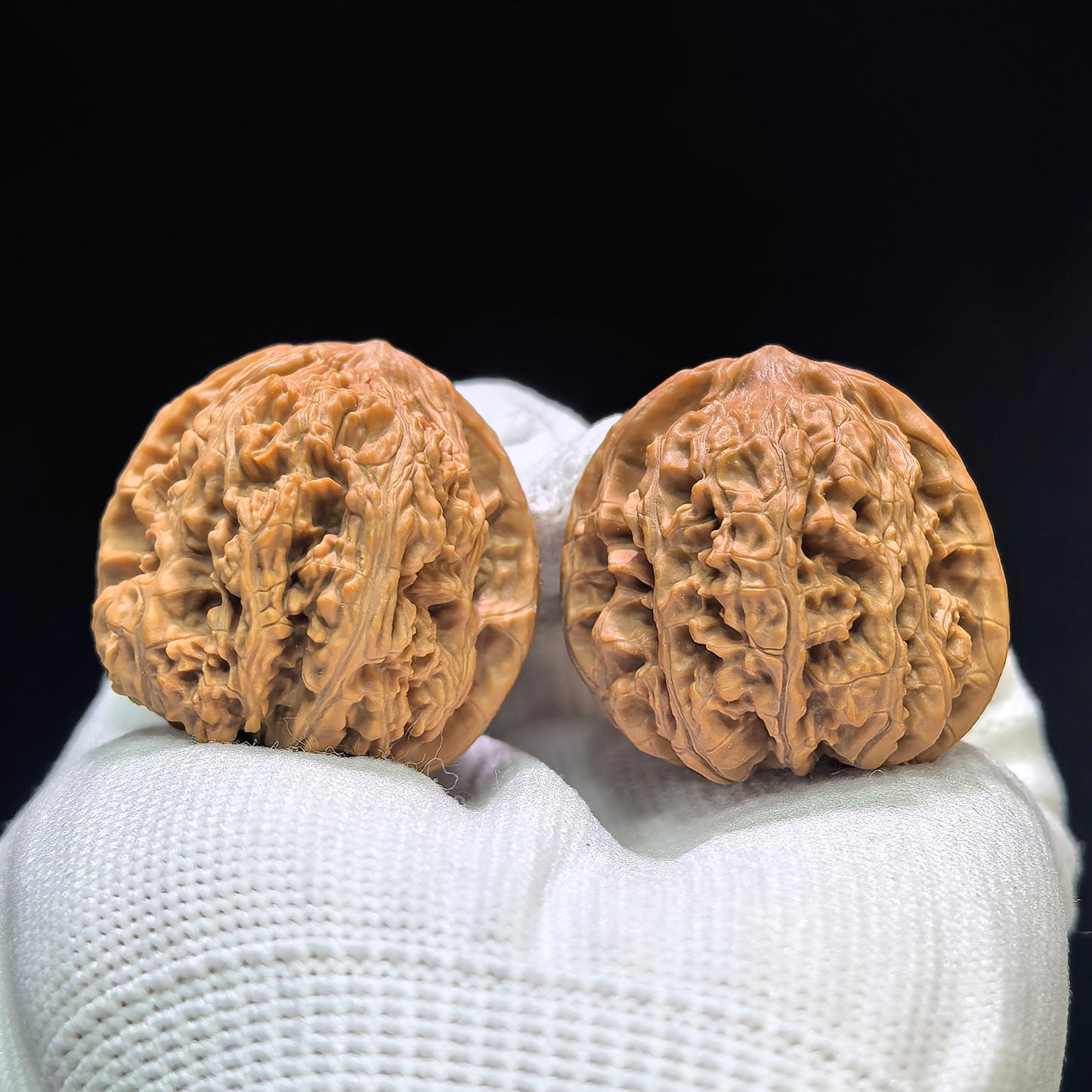 "Caterpillar Texture" Maomaochong MMC-1601 Low-Profile Wenwan Walnuts Pair | 34.0mm x 36.0mm | MMC-1601