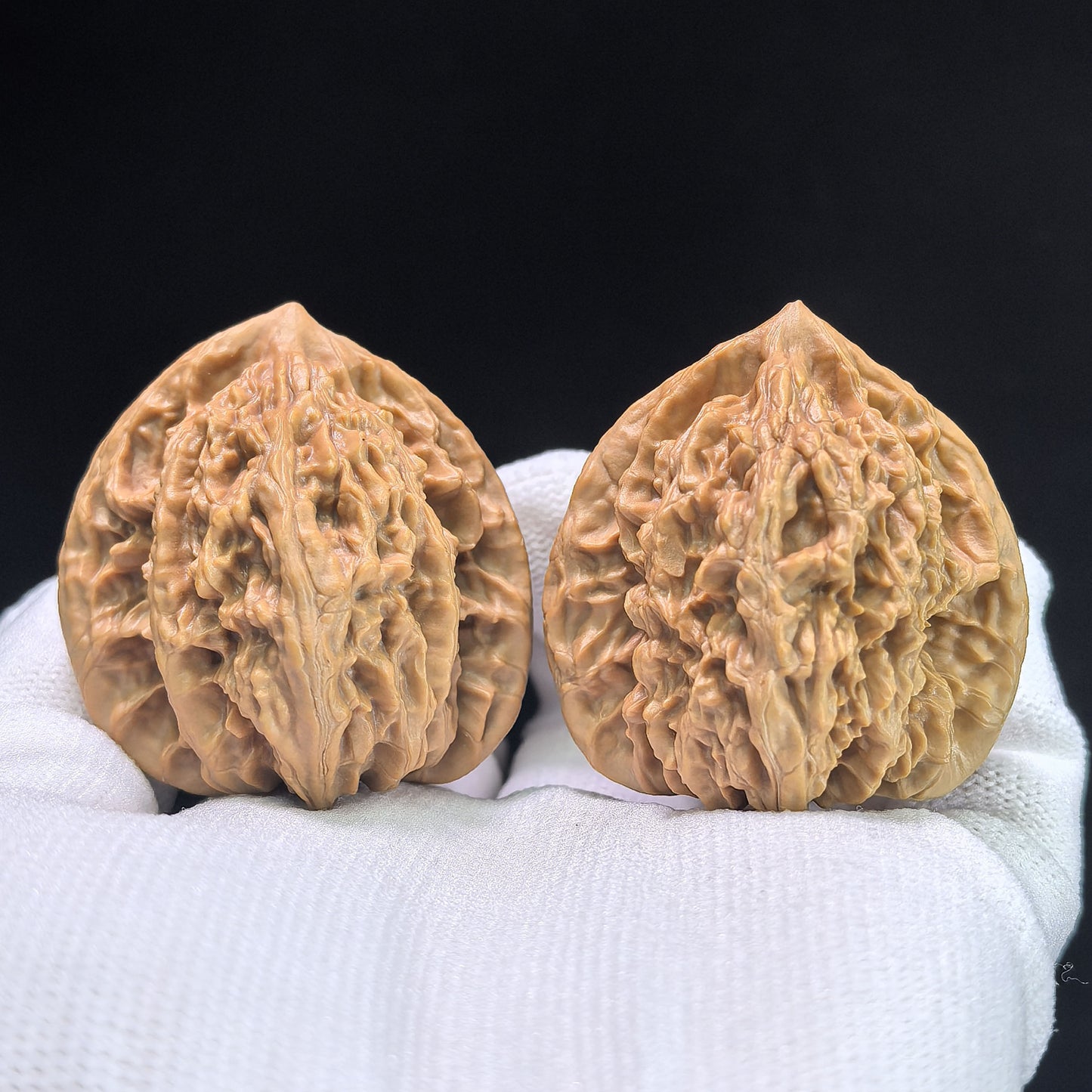 "Xiayun Ridge" Xiayunling Wenwan Walnuts (Pair) | 40.0mm x 38.0mm | Stock ID: XYL-1103