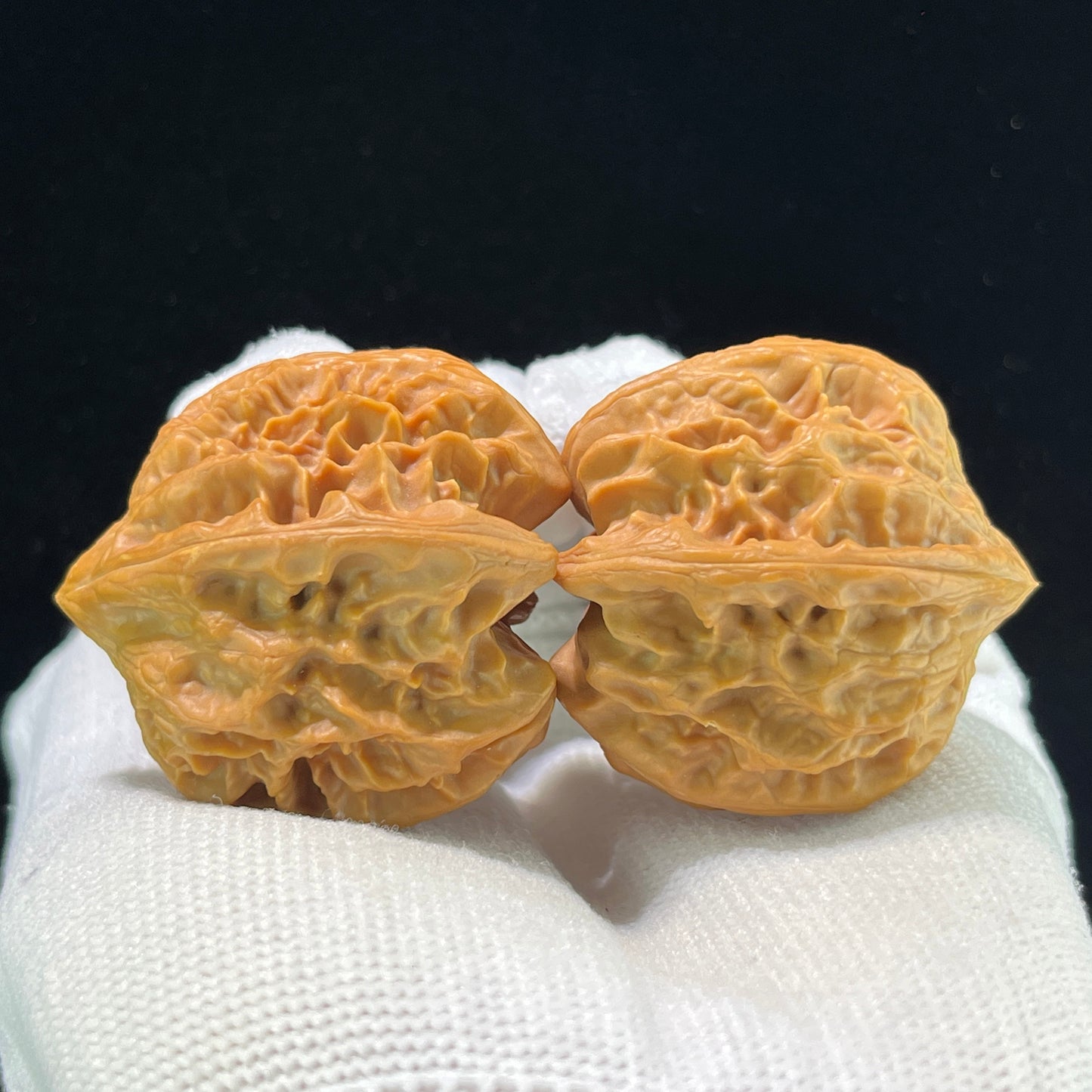 "Cao Dalong" Wenwan Walnuts (CDLTCJ-1001) - 35mm x 37mm "Heavenly Deviant" Wild Mountain Collection, High-Density Collector Specimen, Zen Stress Relief