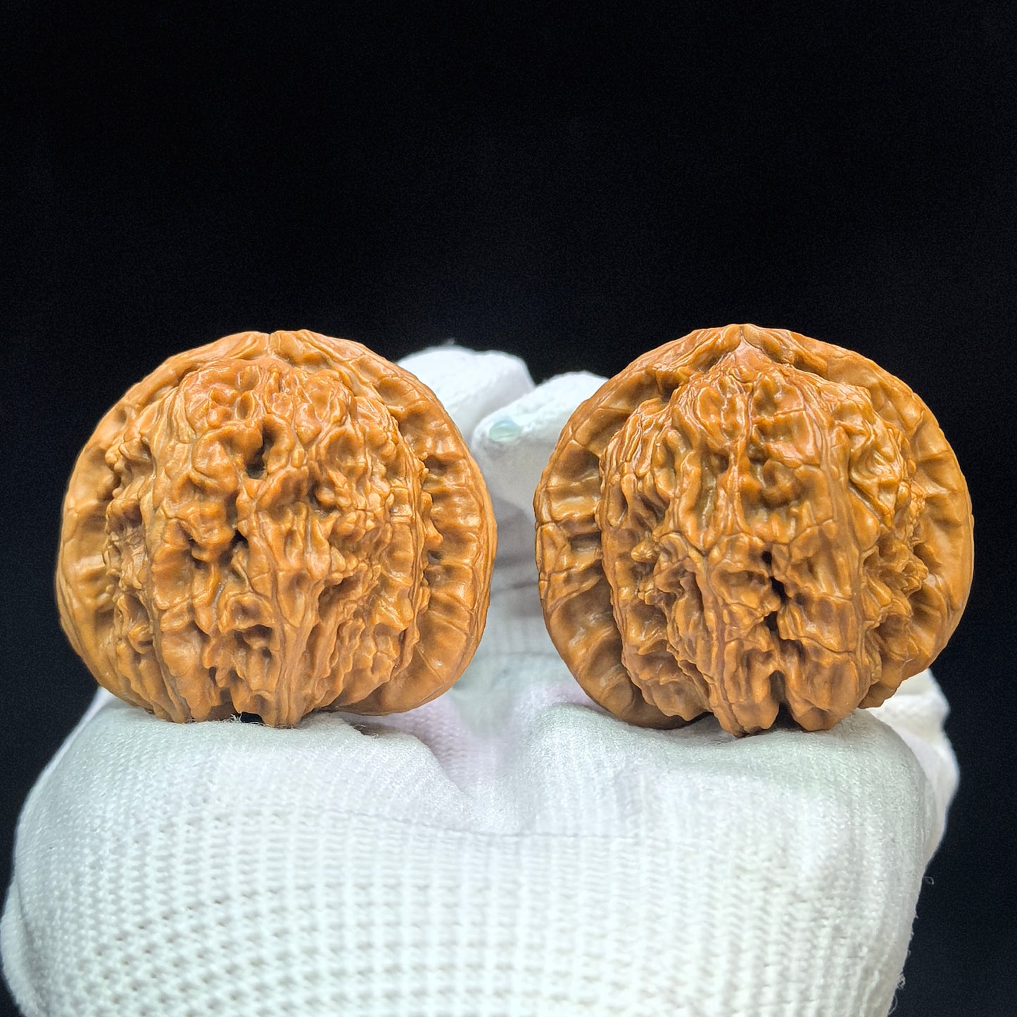 "Spherical White Lionhead" Qiuxing Baishizi QXBSJ-1507C Low-Profile Wenwan Walnuts Pair | 42.0mm x 42.0mm | QXBSJ-1507C