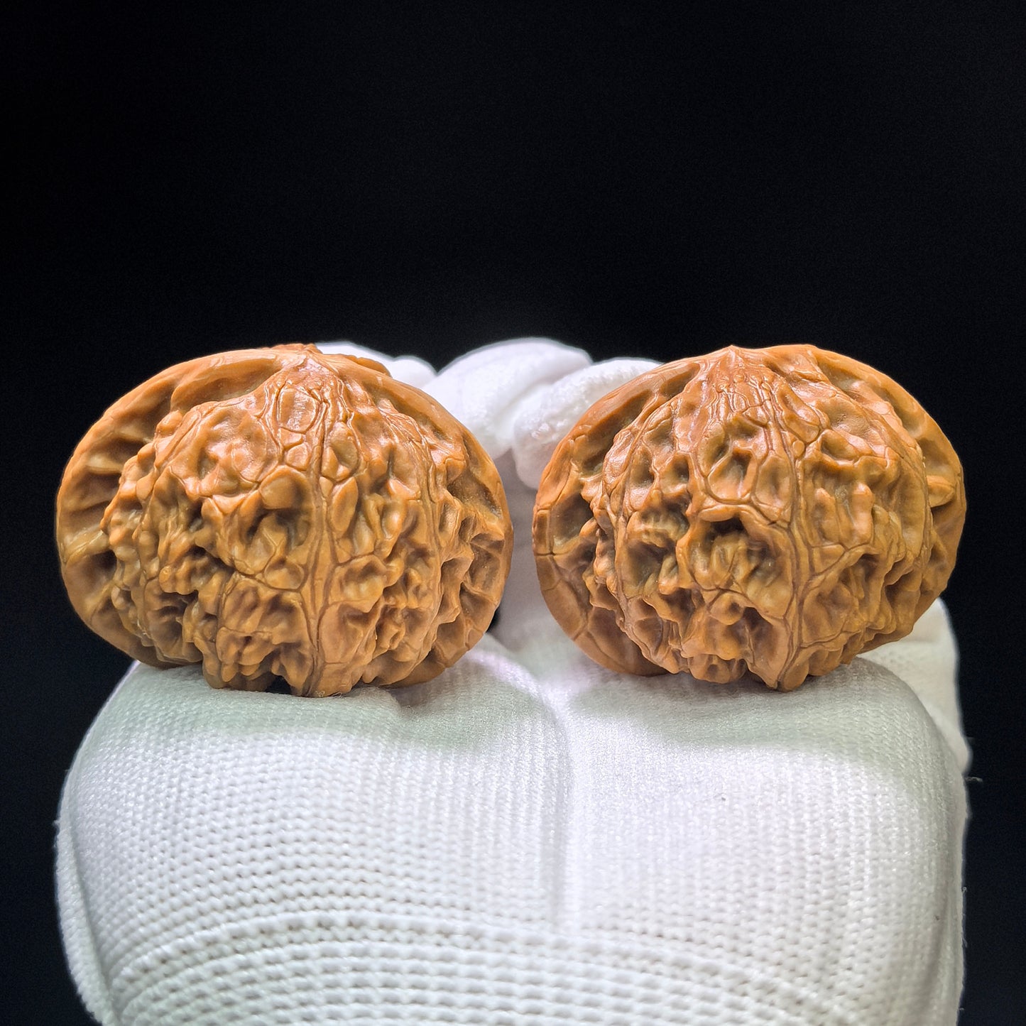 "Palace Lantern" Gongdeng Wenwan Walnuts (Pair) | 43.0mm x 40.0mm | Stock ID: GD-1102