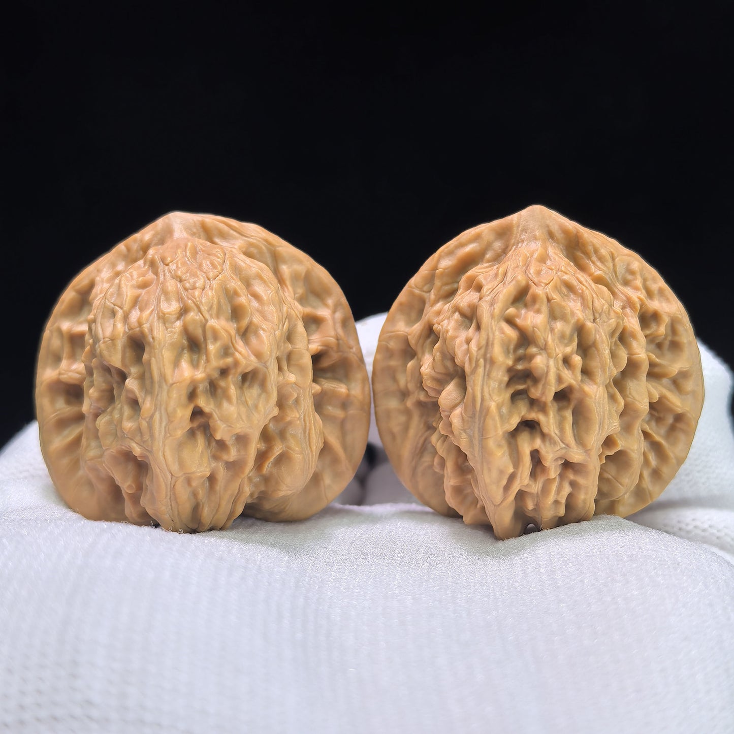 "Xiayun Ridge" Xiayunling Wenwan Walnuts (Pair) | 38.0mm x 35.0mm | Stock ID: XYL-1101