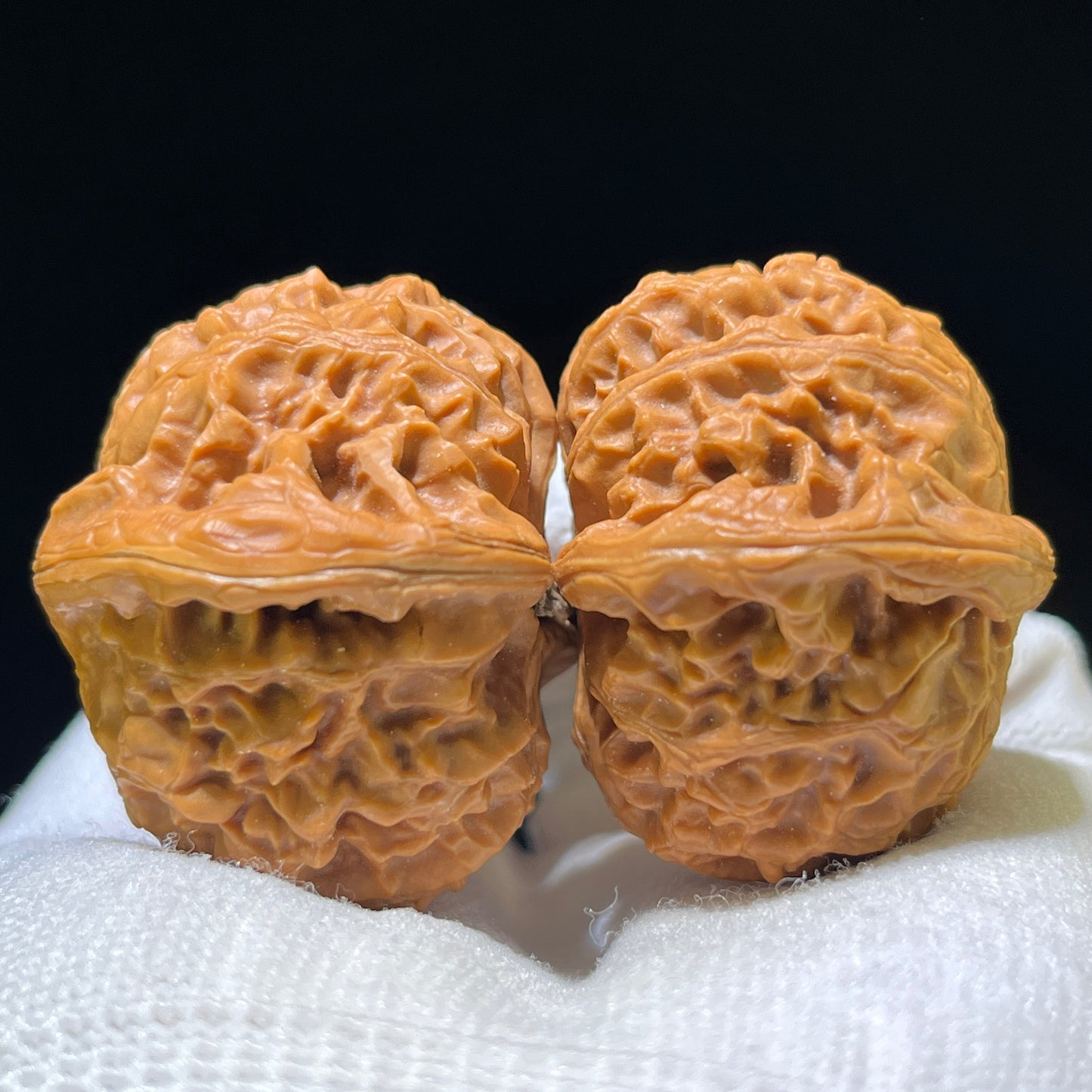Gongdeng Lion Head (Palace Lantern) Scholar Walnuts Pair | 42.0mm x 41.0mm | Stock ID: GD-1103