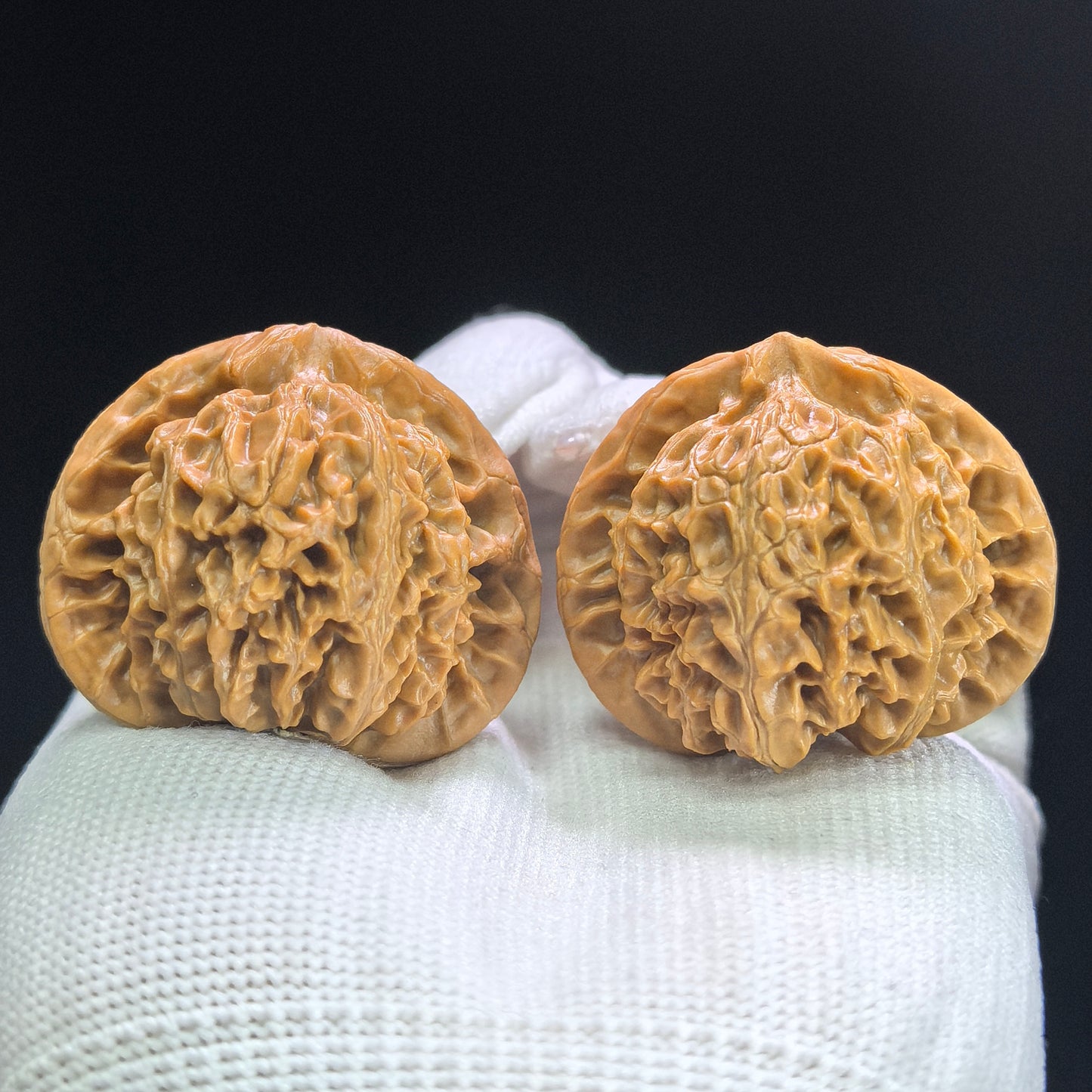 "Palace Lantern" Gongdeng Wenwan Walnuts Pair | 40.0mm x 35.0mm | GD-1405