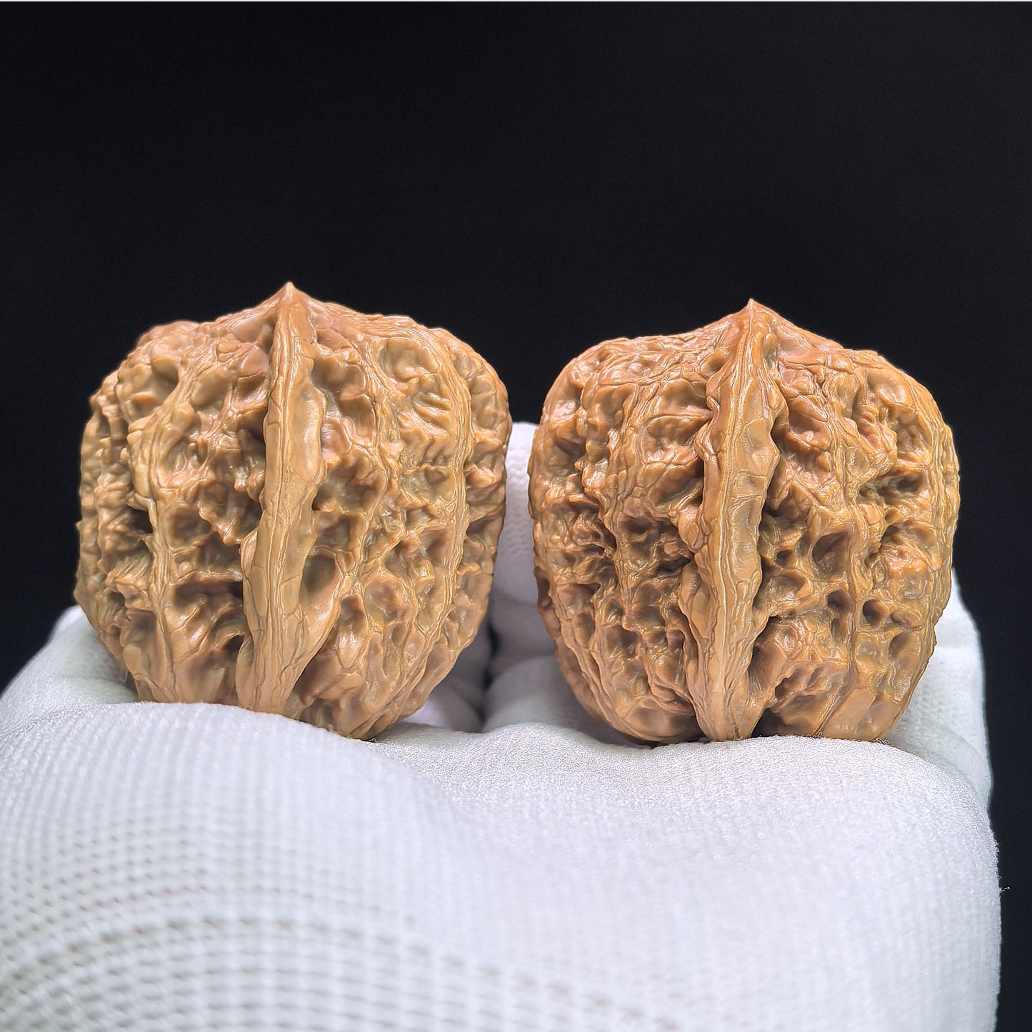 "North China General Shoulder" Huabei Jiangjunbang Wenwan Walnuts (Pair) | 39.0mm x 40.0mm | Stock ID: HBJJB-1107