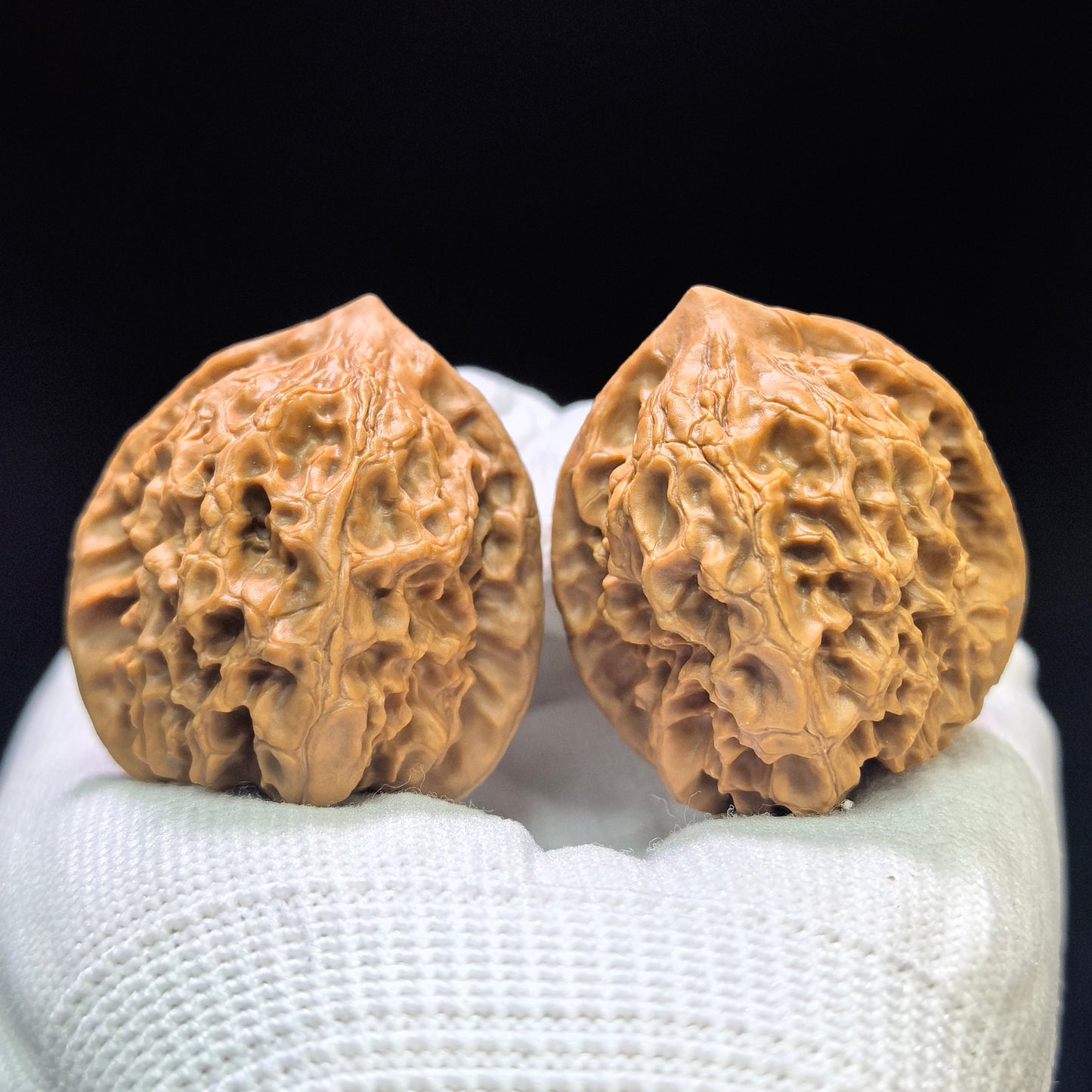 "White Snake Valley" Baishegu BSG-1601 Low-Profile Wenwan Walnuts Pair | 36.0mm x 39.0mm | BSG-1601