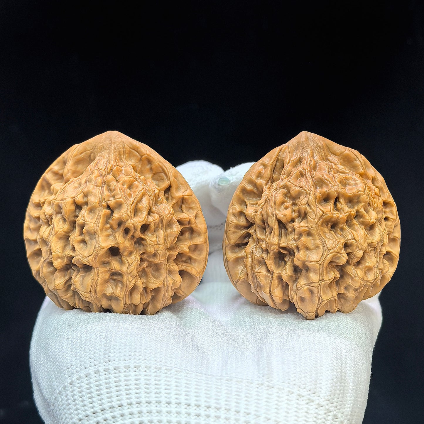 "Peach-Heart Concave Base Kylin" Taoxin Aodi Qilinwen Low-Profile Wenwan Walnuts Pair | 48.0mm x 43.0mm | TXADQLW-1501C