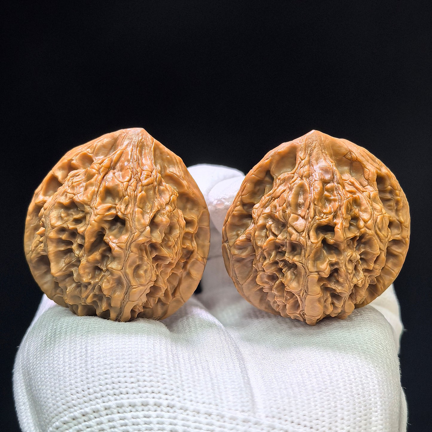 "Wild Cultivar" Yesheng Wenwan Walnuts (Pair) | 41.0mm x 41.0mm | Stock ID: YS-1102