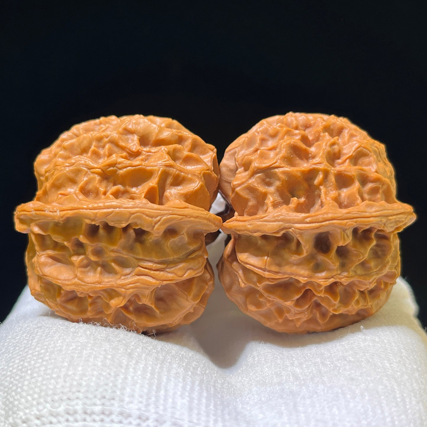 The Exquisite "Concave Base Apple Orchard" Aodi Pingguoyuan Collector Pair | 41.0mm x 40.0mm | ADPGY-1102