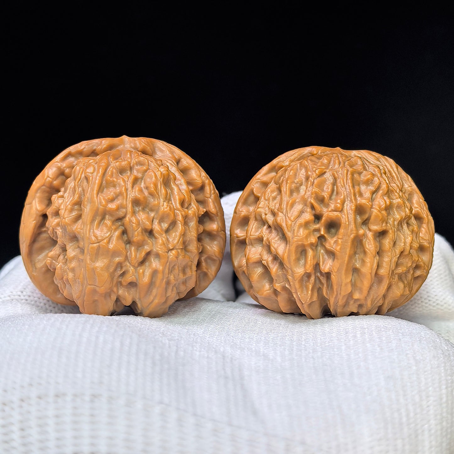 "White Lionhead" Baishizi BSJ-SY1C1 Low-Profile Wenwan Walnuts Pair | 39.0mm x 41.0mm | BSJ-SY1C1