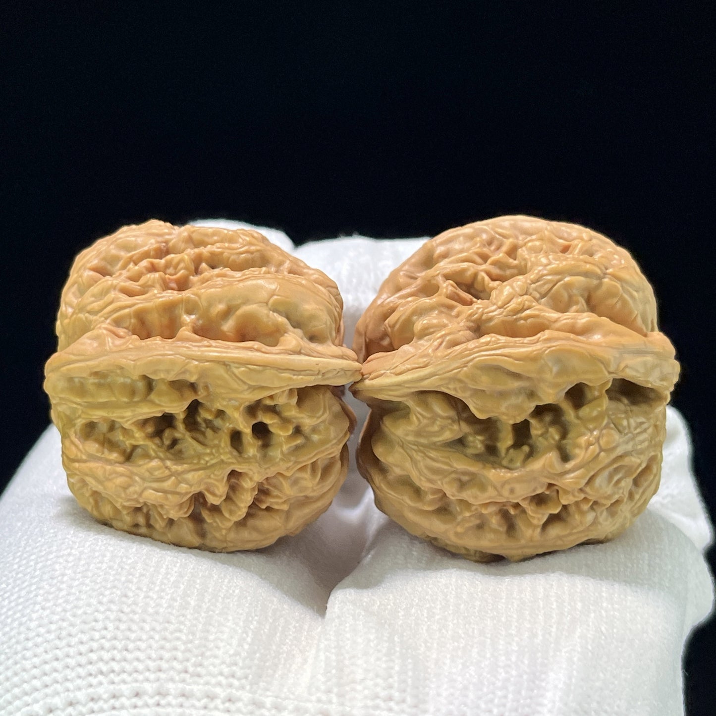 The "Thick Vein" (Cu Jin) Balanced Giant Pair | 40.0mm x 39.0mm | CJ-811