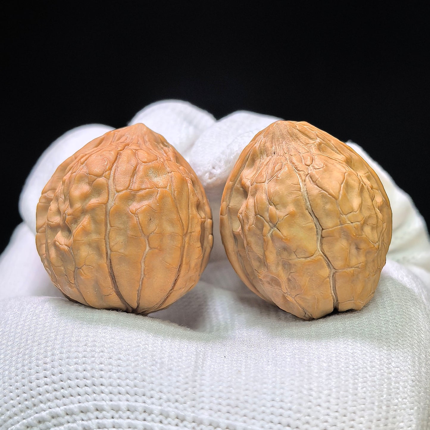 "Mini Turtle Shell Texture" Xiuzhen Gujiaowen XZGJW-1601 Pocket-Sized Wenwan Walnuts Pair | 29.0mm x 34.0mm | XZGJW-1601