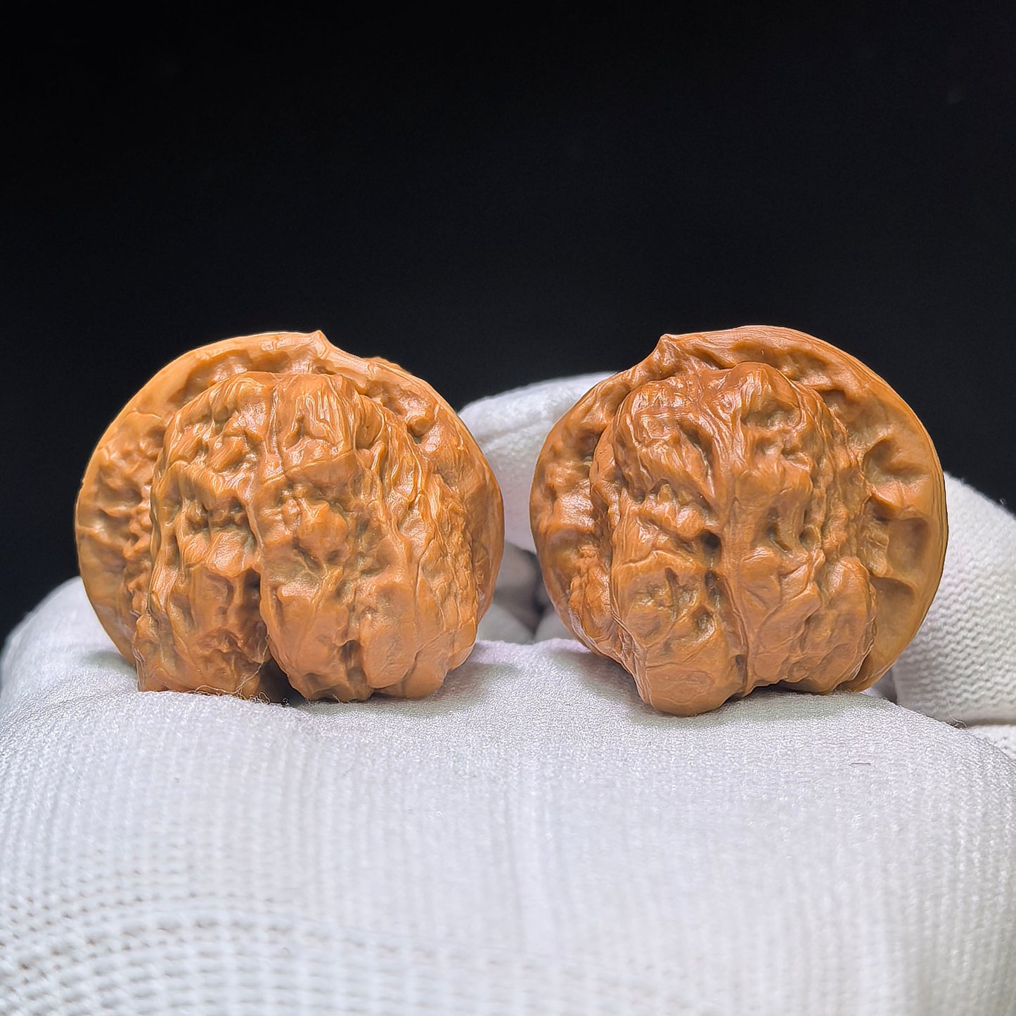 "Toad Head Hawk-Beak Vulture" (Hamatou Yingzui Zuoshandiao) Scholar Walnuts Pair | 37.0mm x 41.0mm | Inverse Deep-Belly Profile | Singularities Grade Masterpiece | Stock ID: HMTYZZSD-CG202E