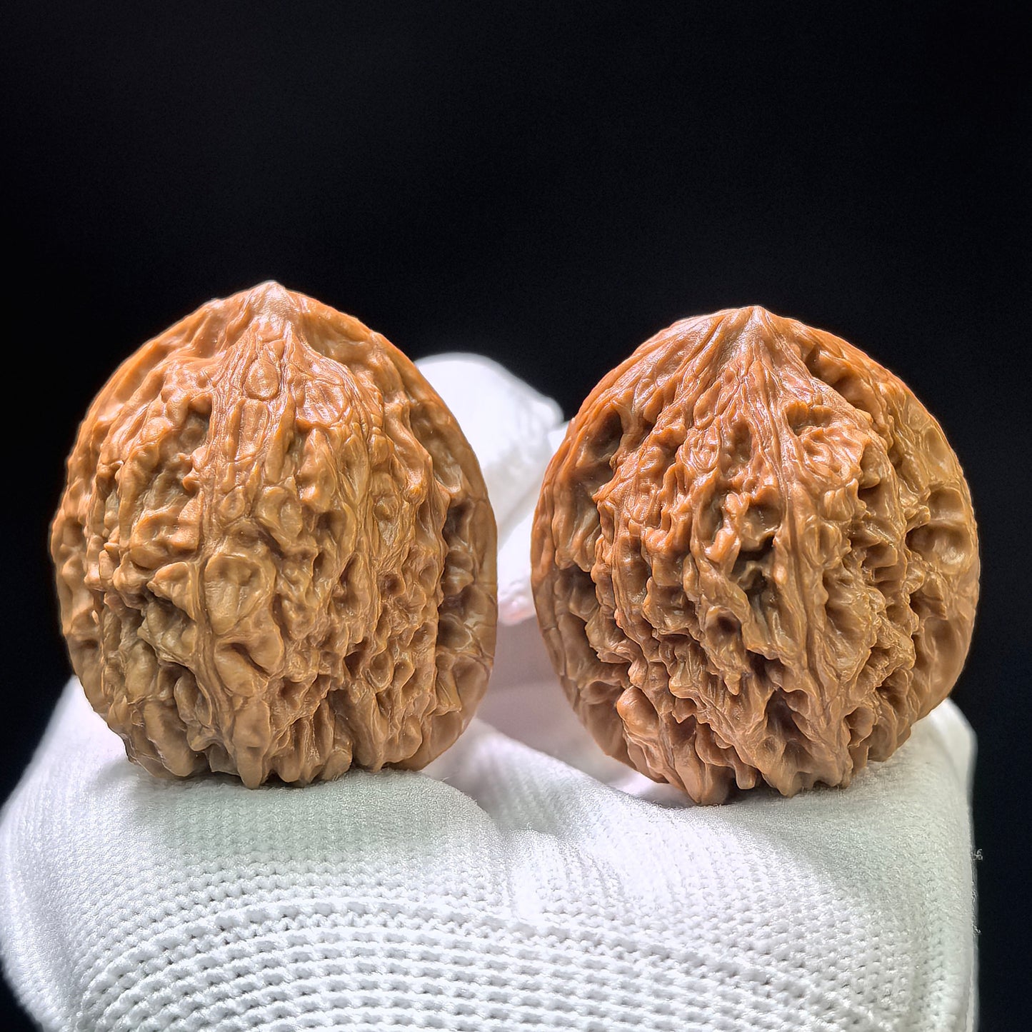 "Nanjiangshi Lionhead" Nanjiangshi NJS-1109 Low-Profile Wenwan Walnuts Pair | 36.0mm x 38.0mm | NJS-1109