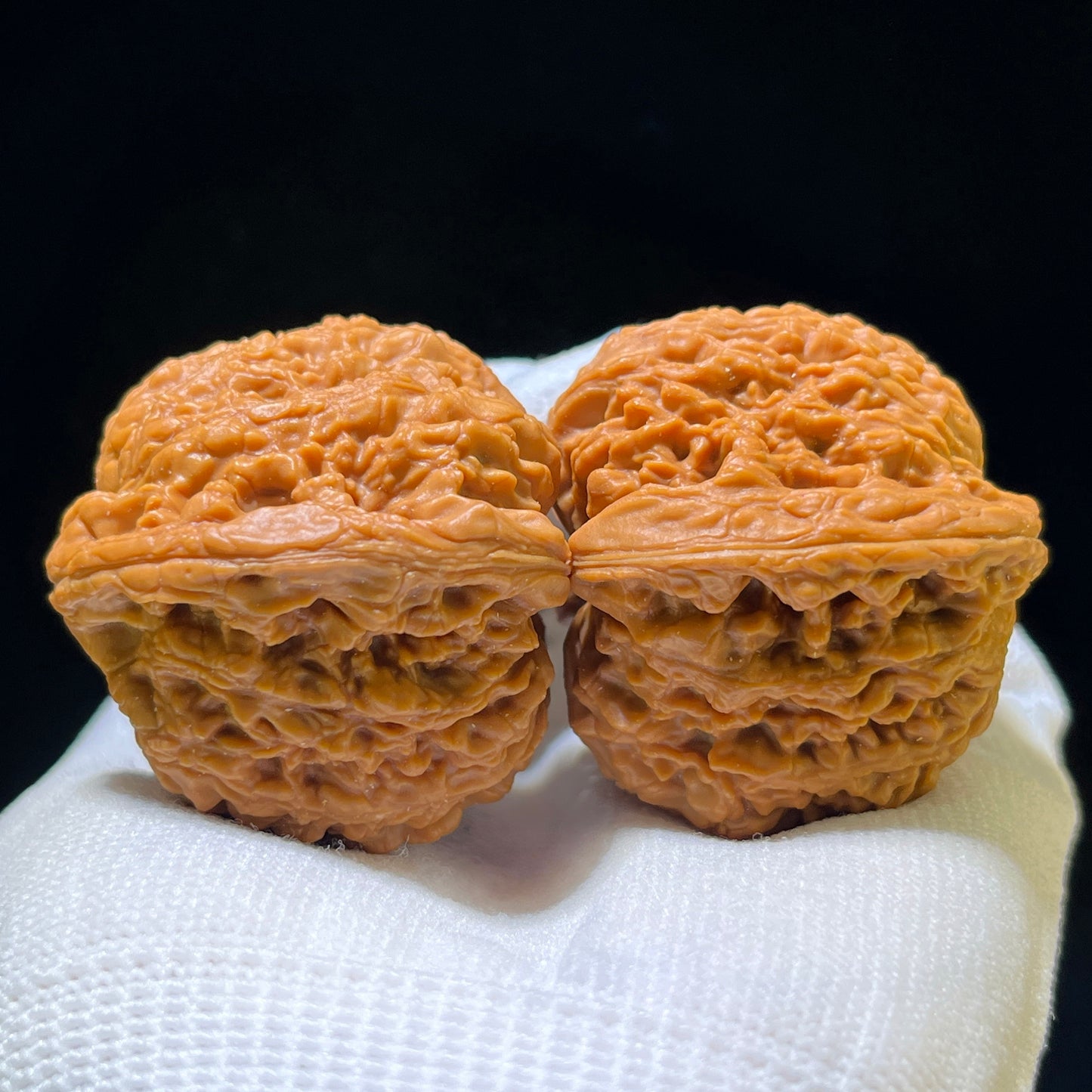 "Nanjiangstone" Nanjiangshi Wenwan Walnuts (Pair) | 41.0mm x 41.0mm | Stock ID: NJS-1105