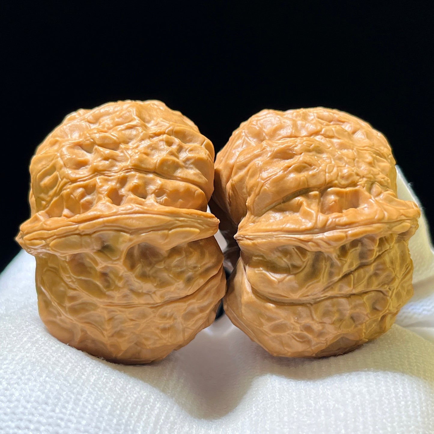 "Little Pumpkin Pier" Xiao Nanguadun Wenwan Walnuts (Pair) | 39.0mm x 41.0mm | Stock ID: NGD-1104