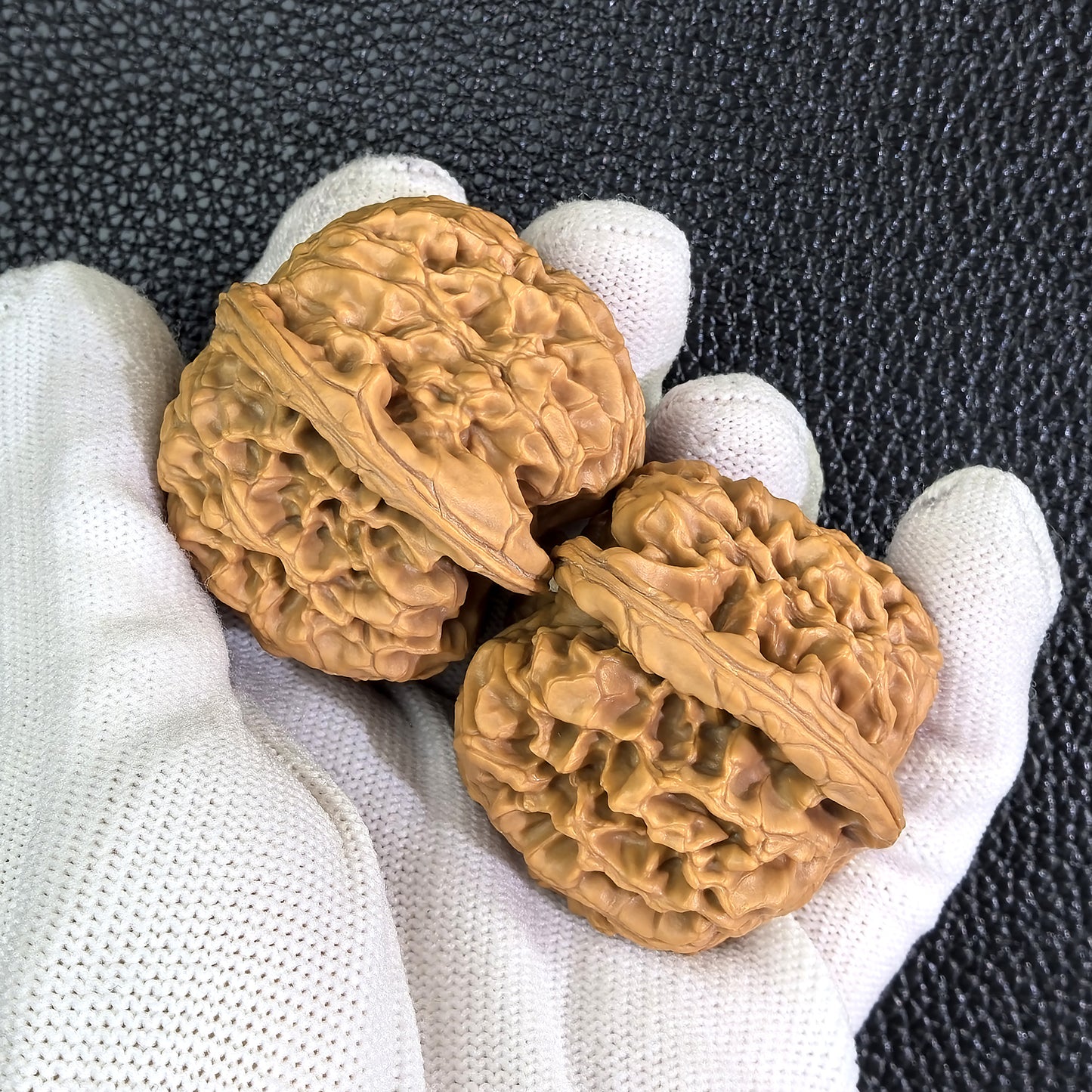 The "Hundred Longevity" (Bai Shou) Pair | 47.0mm x 43.0mm | BSJ-402