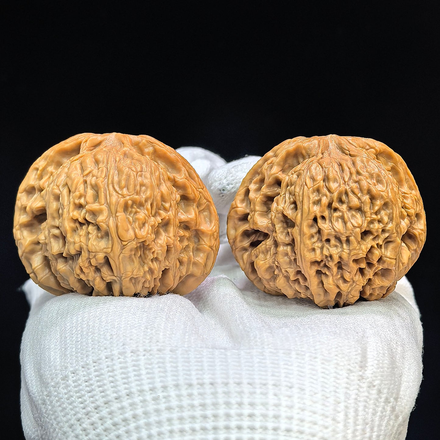 "Spherical Nanjiangshi Lionhead" Qiuxing Nanjiangshi NJS-1501C Low-Profile Wenwan Walnuts Pair | 44.0mm x 44.0mm | NJS-1501C