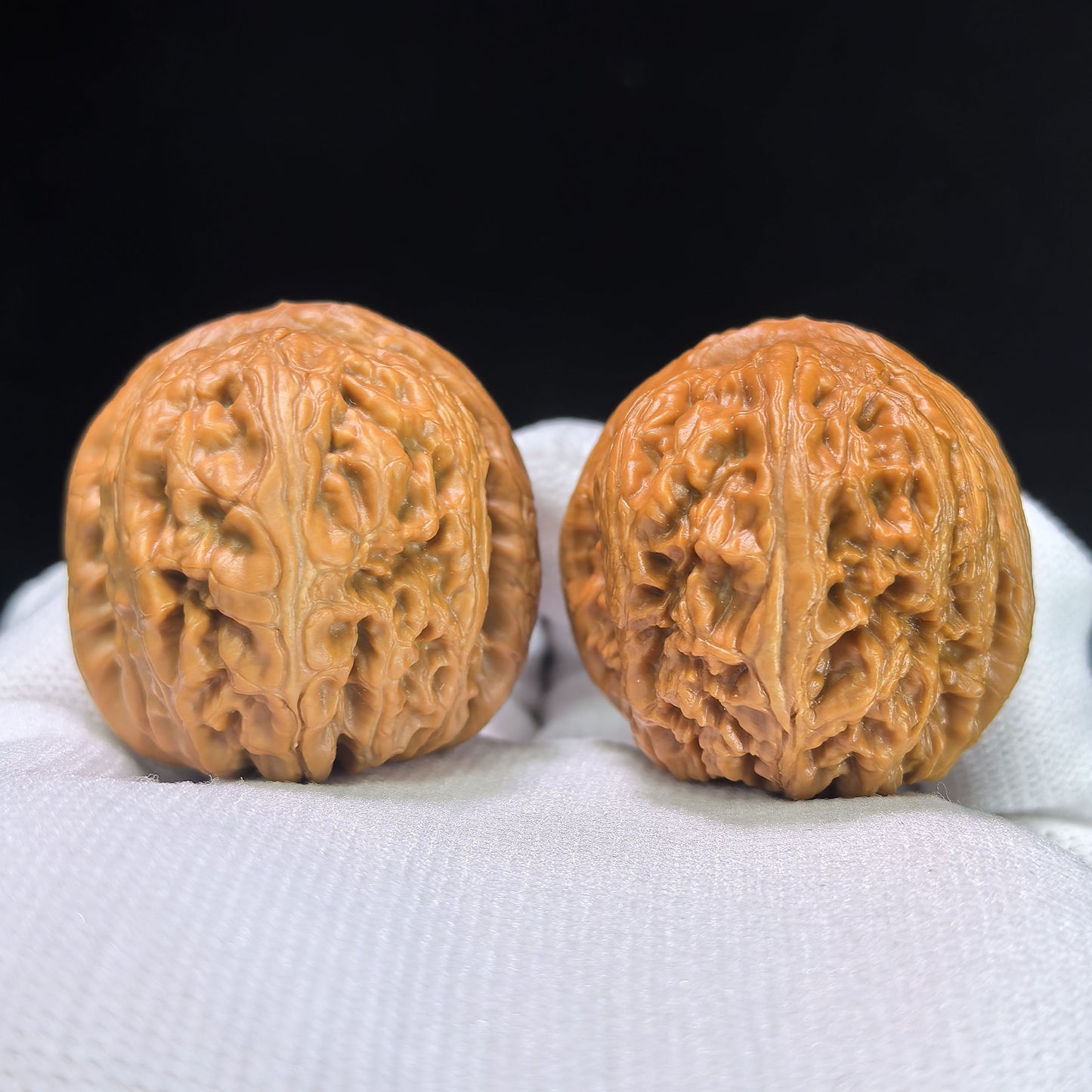 "Pinggu Ingot" Pinggu Yuanbao Wenwan Walnuts Pair | 36.0mm x 39.0mm | PGYB-1101