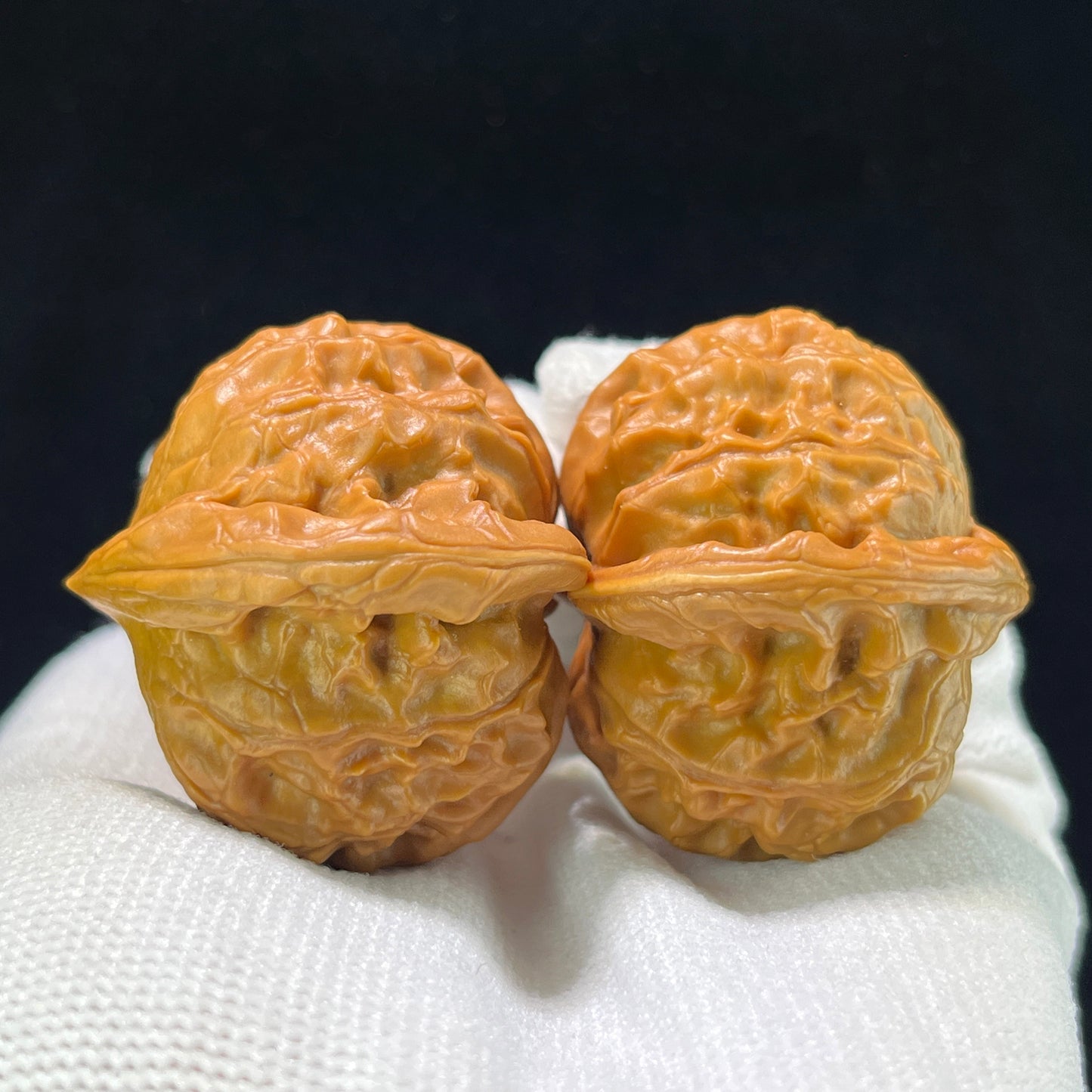 The Exquisite "Tutu" Boutique Selection Wenwan Walnuts | 38.0mm x 38.0mm | TT-1002