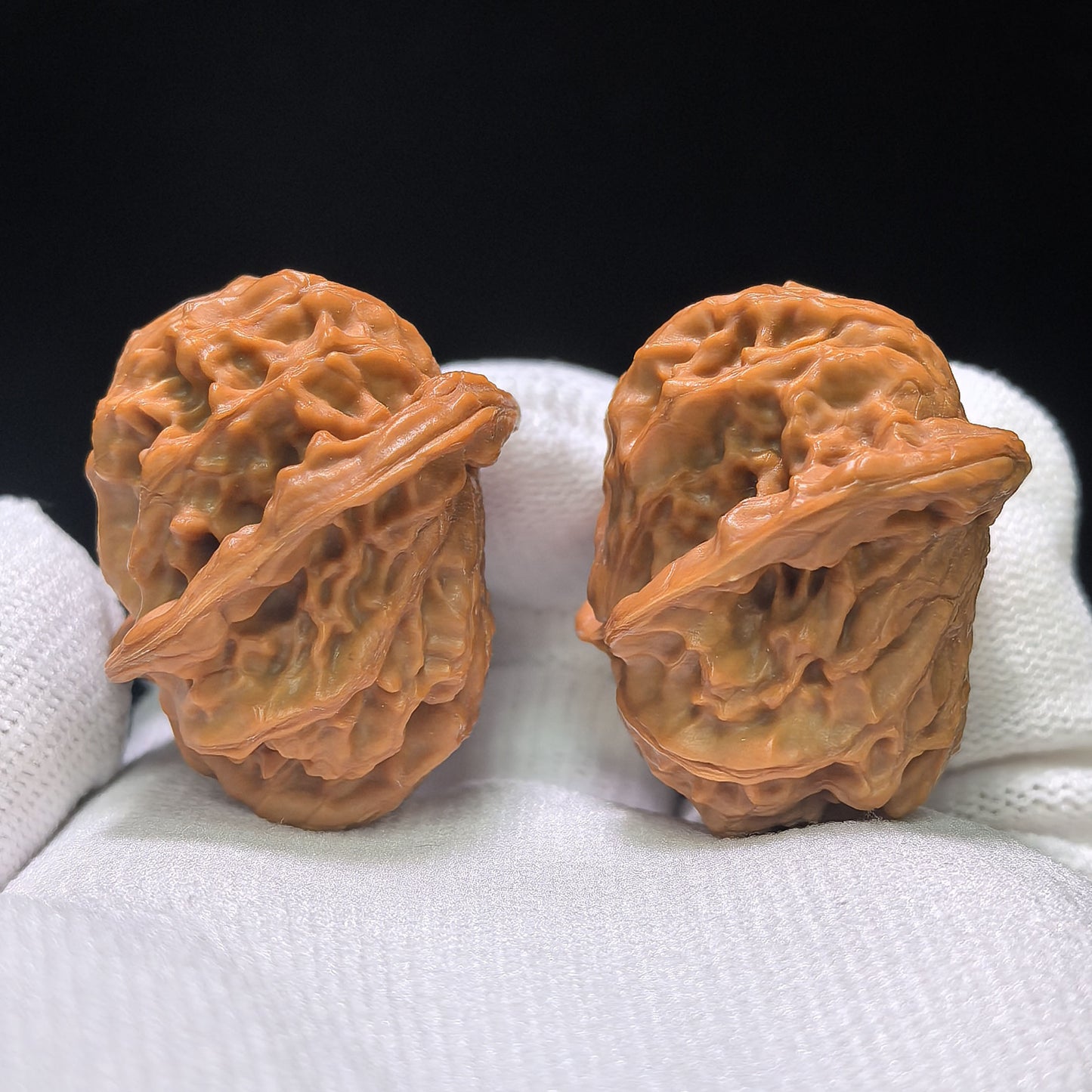 "Special Shape Little Bird" Yixing Xiaoniao Pocket Size Wenwan Walnuts Pair | 30.0mm x 37.0mm | YXXN-CG210E
