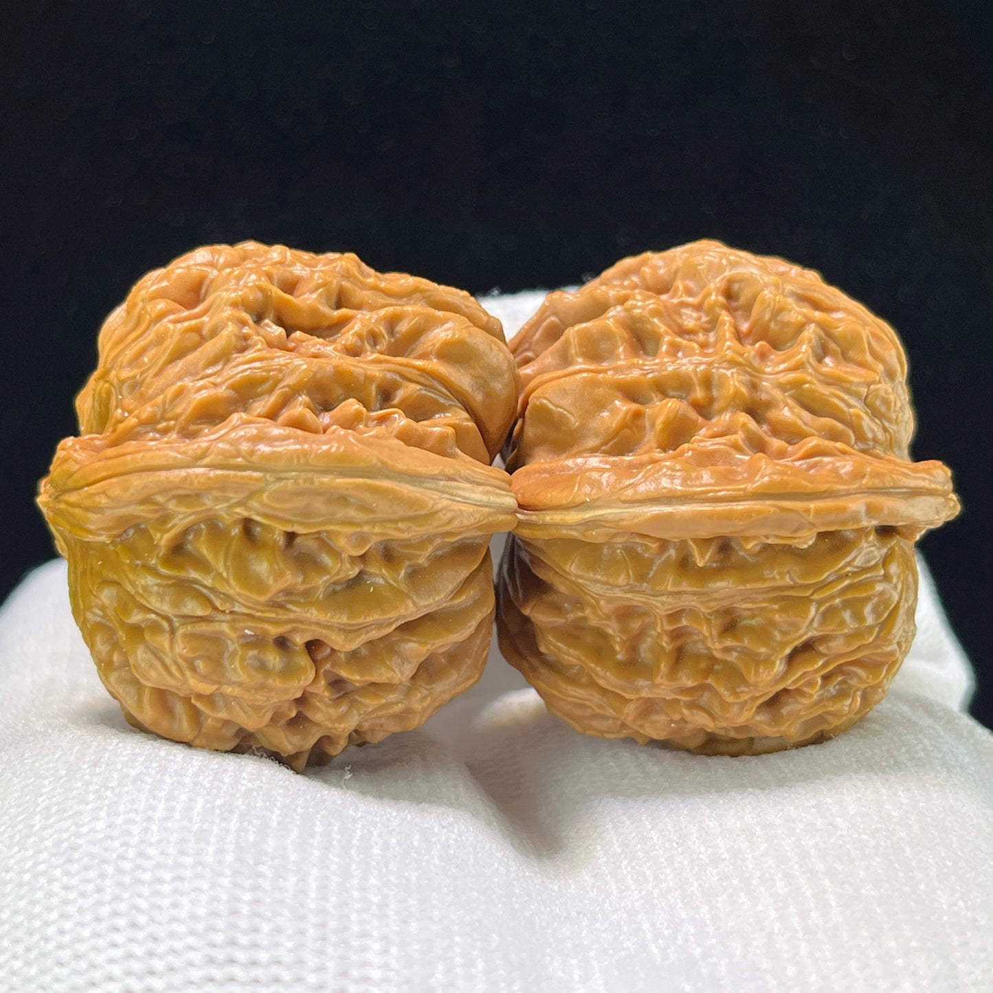 Sizuolou Lion Head (Si Zuo Lou) Scholar Walnuts Pair | 39.0mm x 39.0mm | Stock ID: SZL-1001