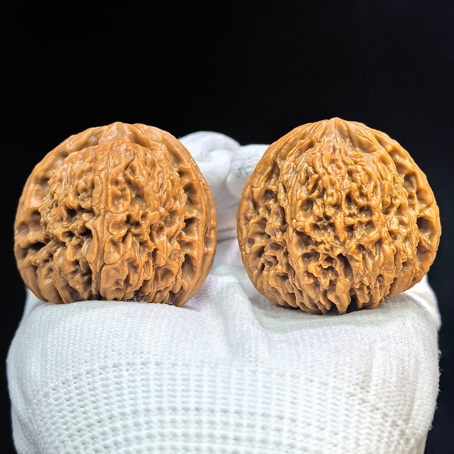 "Triangular Concave Base Nanjiang Stone" Aodi NJS-1507C Low-Profile Wenwan Walnuts Pair | 41.0mm x 41.0mm | NJS-1507C