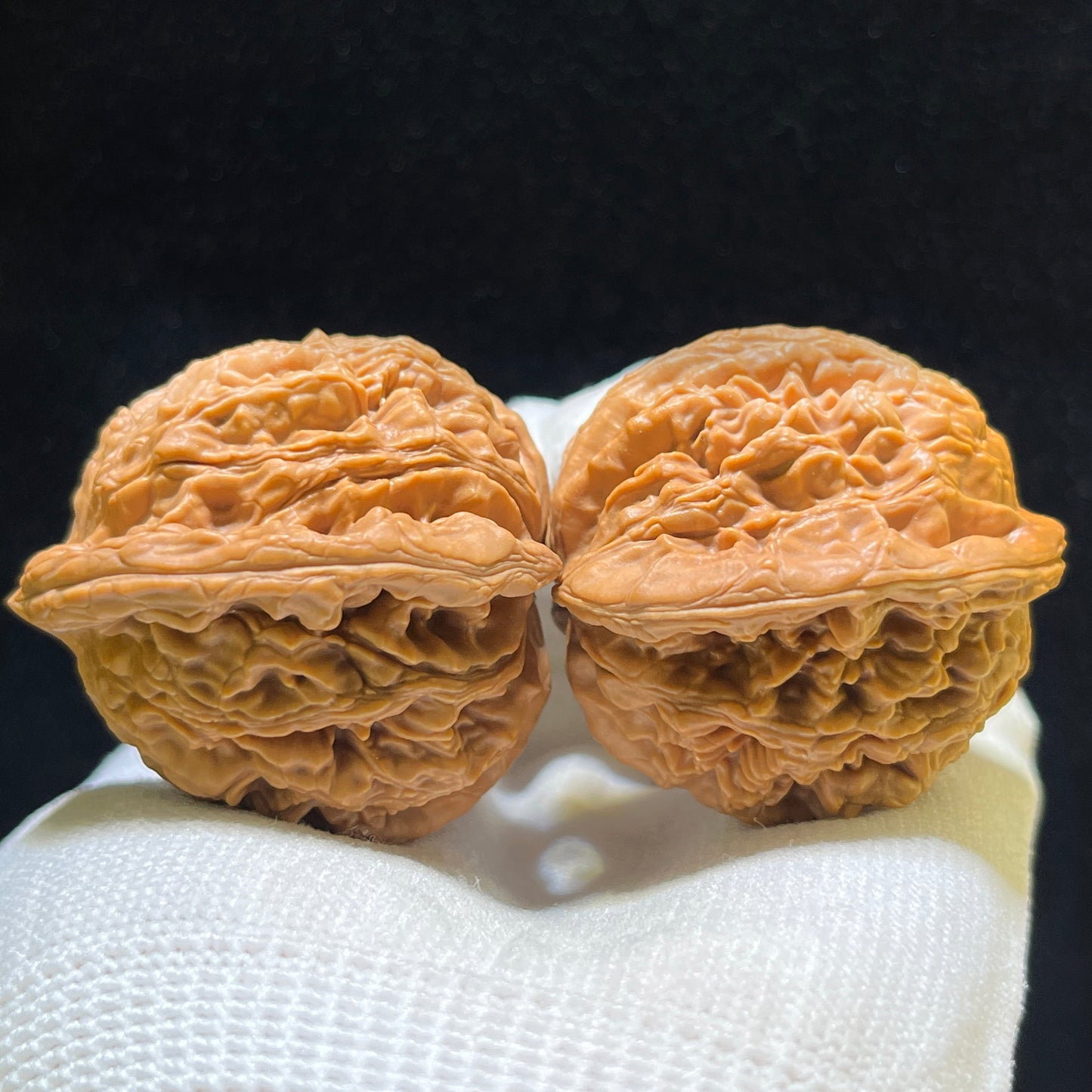 "Wheat Ear Tiger Head" Maisui Hutou Wenwan Walnuts Pair | 40.0mm x 39.0mm | MSHT-1102
