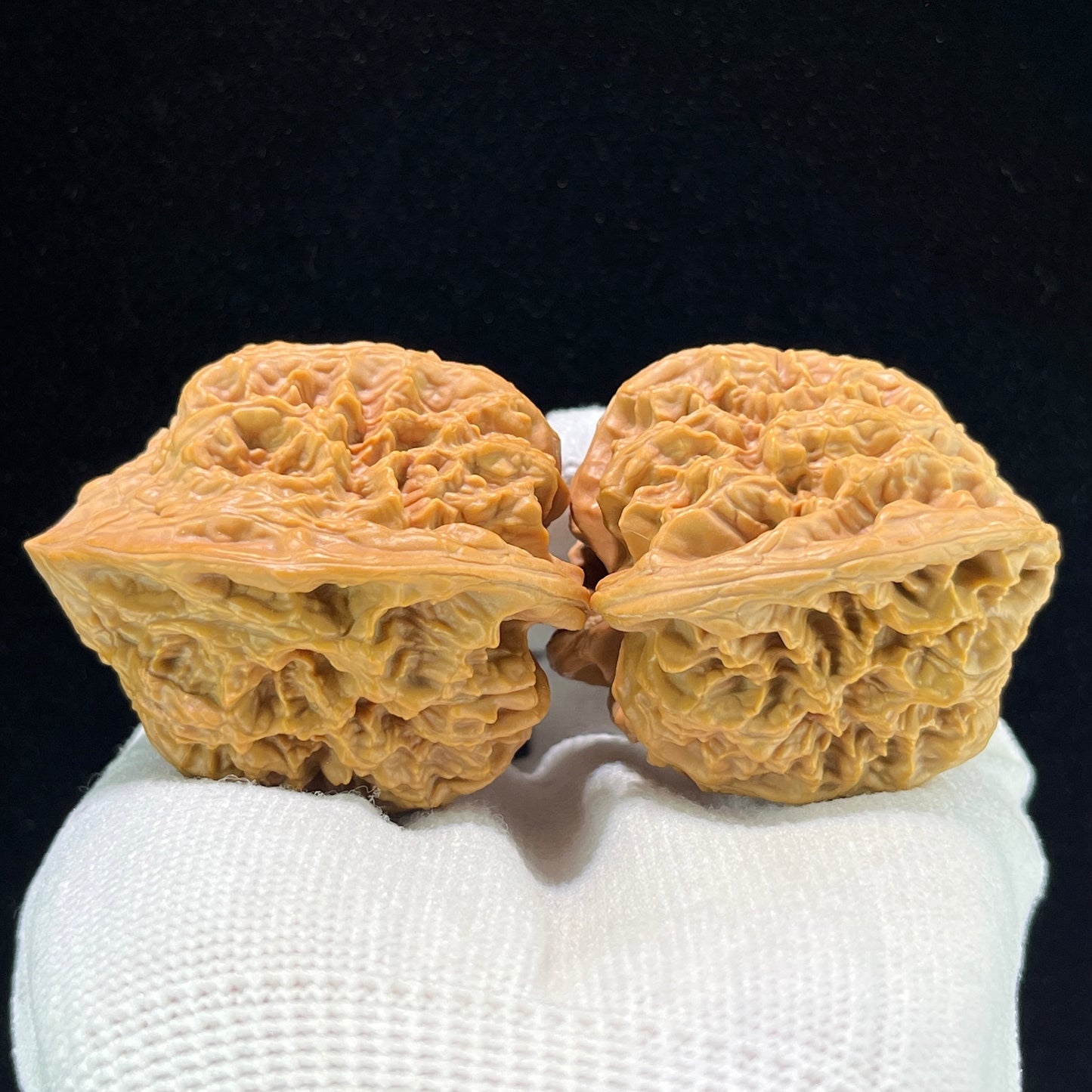 Da Ye Niu (Giant Wild Bison) Scholar Walnuts Pair | 42.0mm x 40.0mm | Stock ID: YN-1107